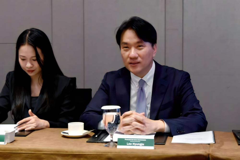 Ông Lee Hyung Ju - Uỷ viên thường trực Hội đồng điều hành của FSC phát biểu tại buổi tiếp