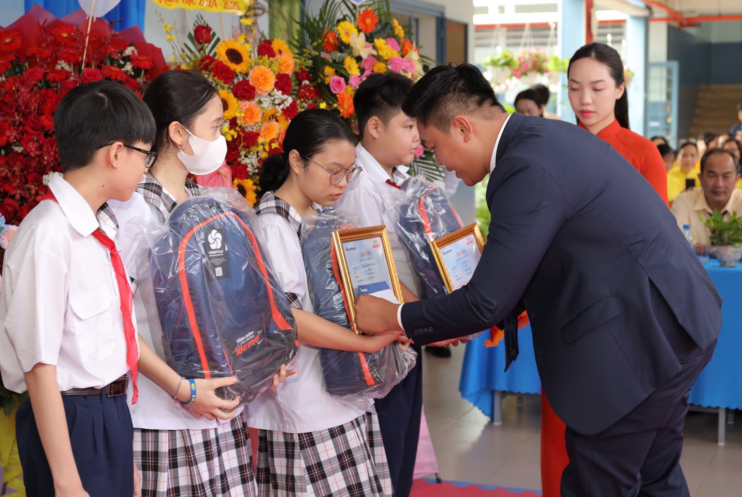 học bổng