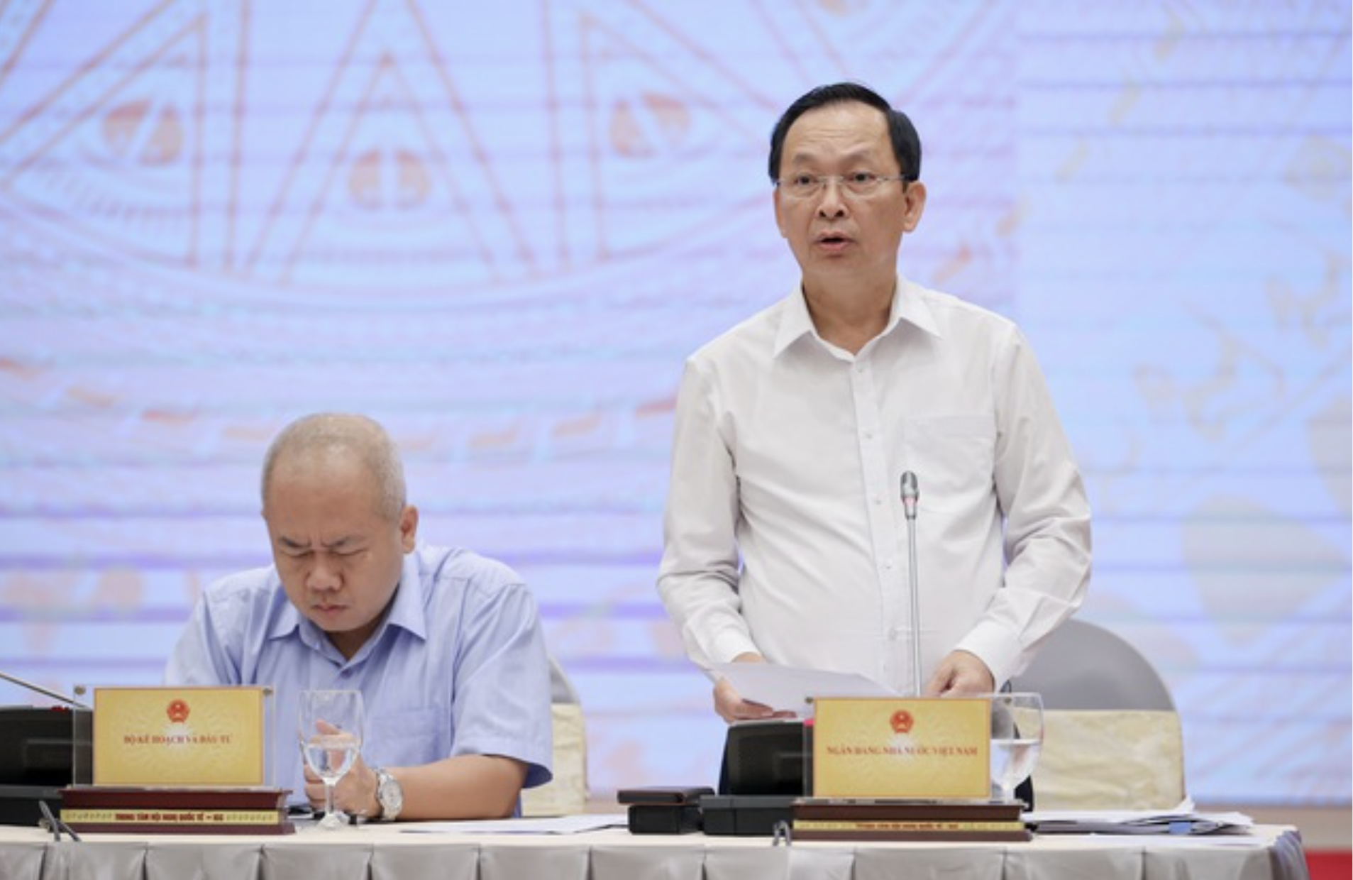 Phó Thống đốc Thường trực NHNN Đào Minh Tú cho biết: Tăng trưởng tín dụng khả năng đạt mục tiêu cả năm