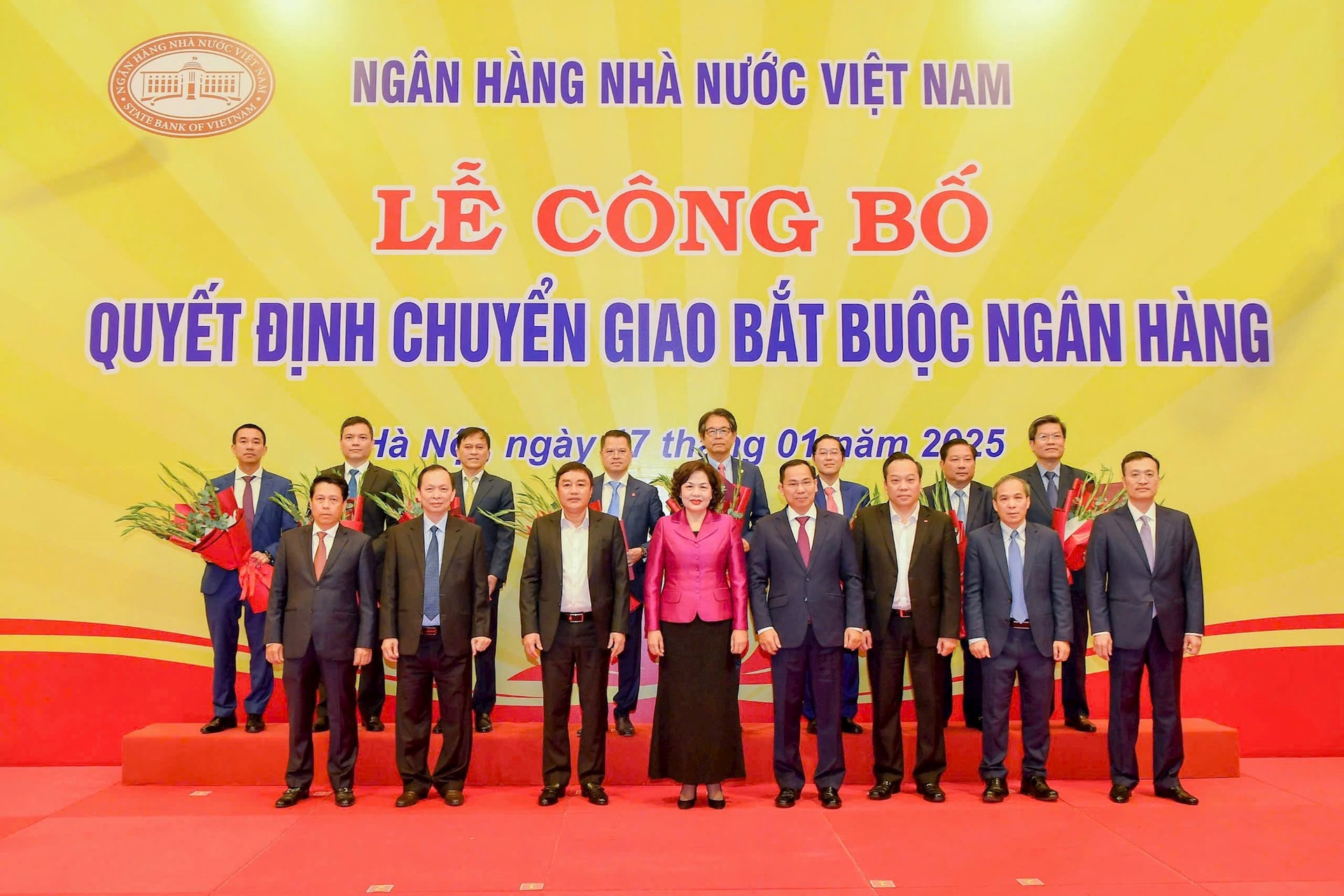 Các đại biểu chụp ảnh kỷ niệm tại buổi Lễ