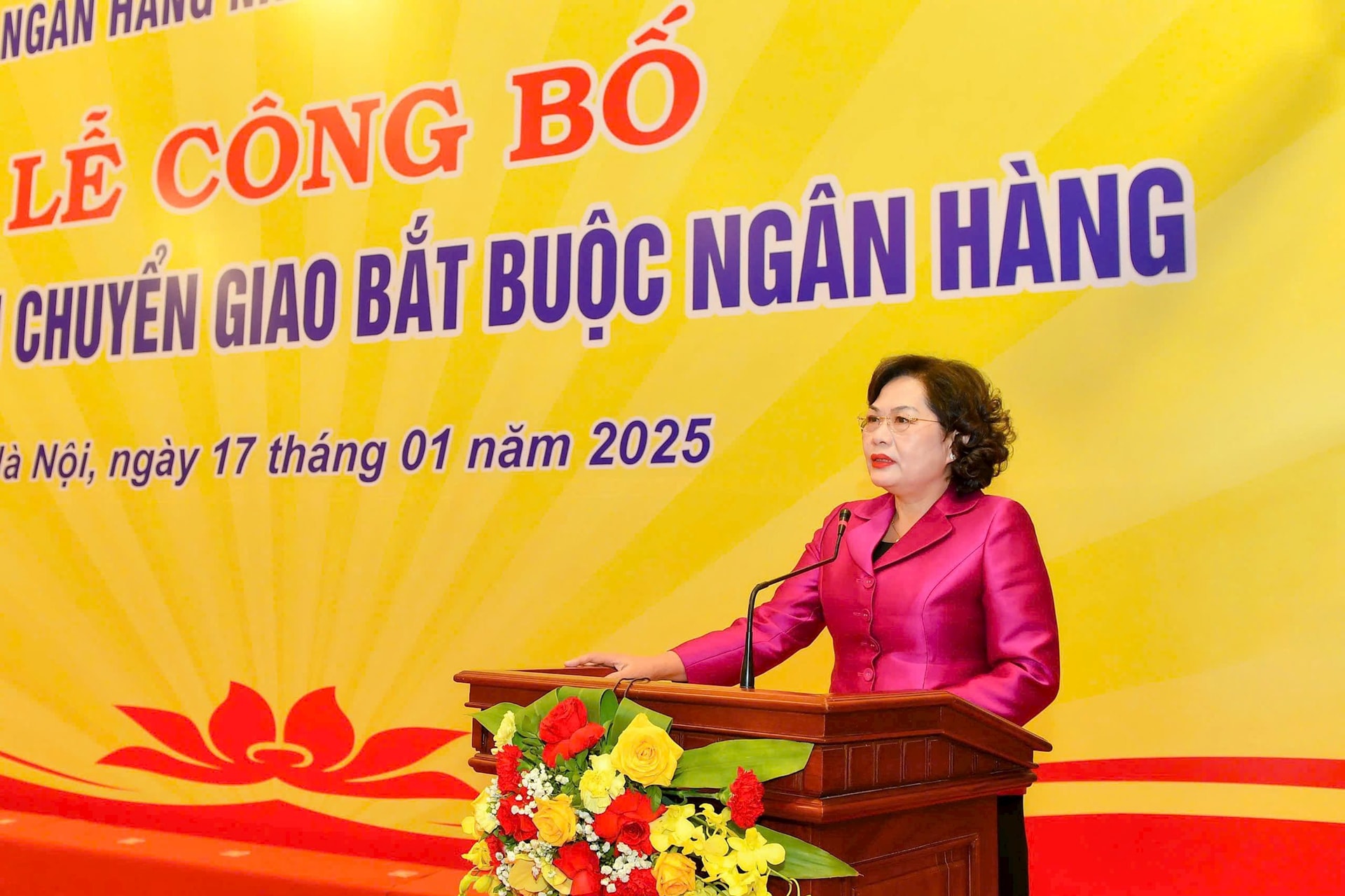 Thống đốc Nguyễn Thị Hồng phát biểu tại buổi Lễ