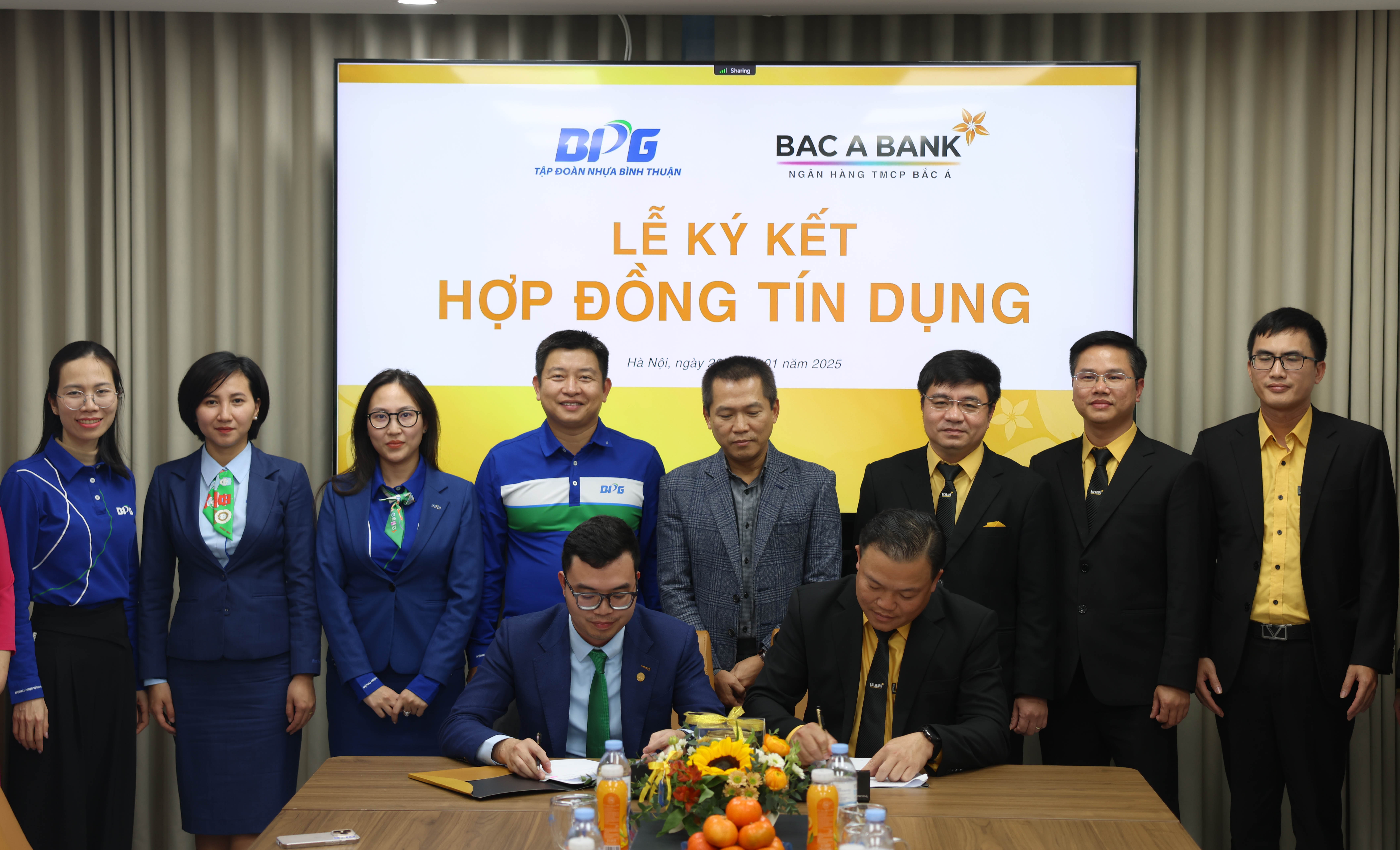 Đại diện Bac A Bank và BPG thực hiện nghi thức ký kết hợp đồng tín dụng có giá trị 150 tỷ đồng
