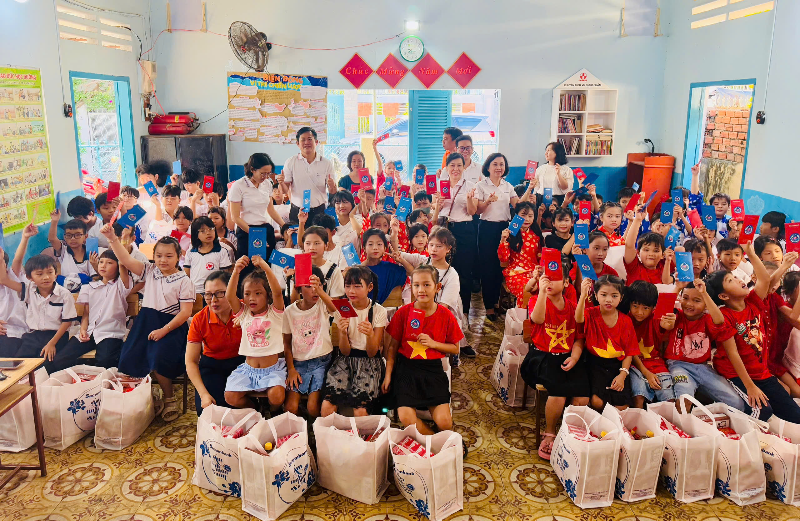Ấm tình mùa Xuân