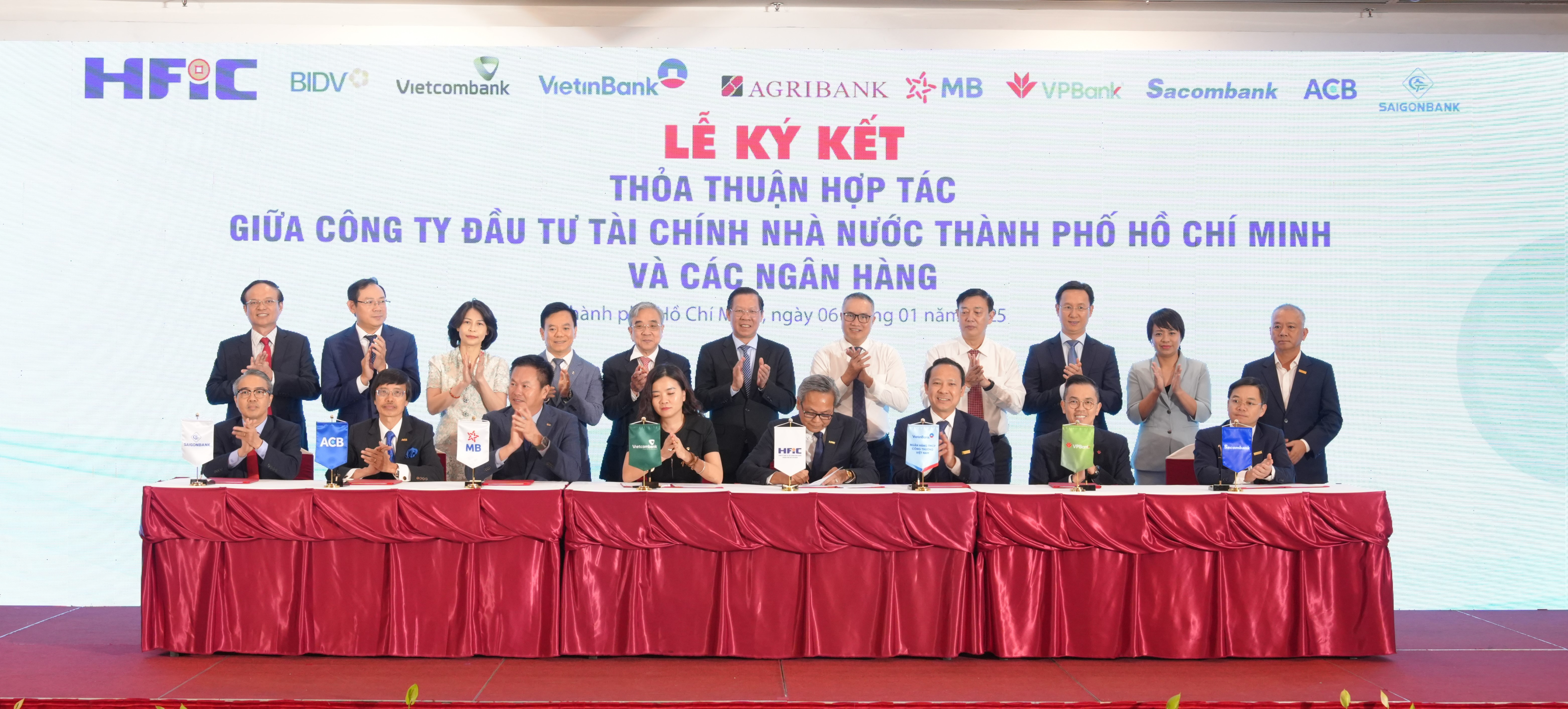 hợp tác