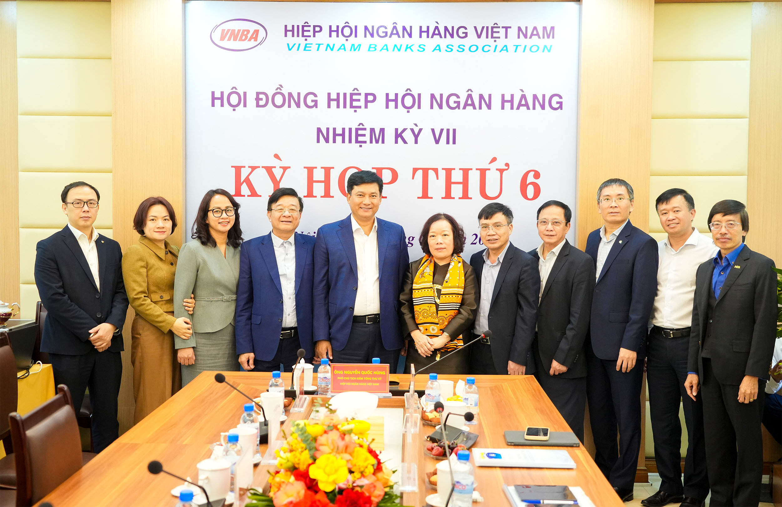 Các thành viên Hội đồng Hiệp hội và Ban Kiểm tra chụp hình lưu niệm