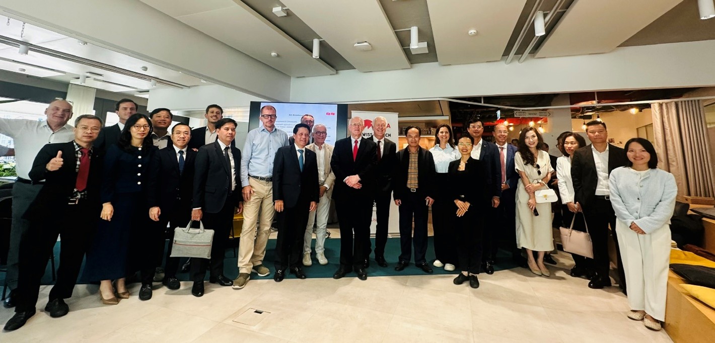Đoàn NHNN và các cơ quan làm việc với Hiệp hội Fintech Thụy Sĩ (SFTA)