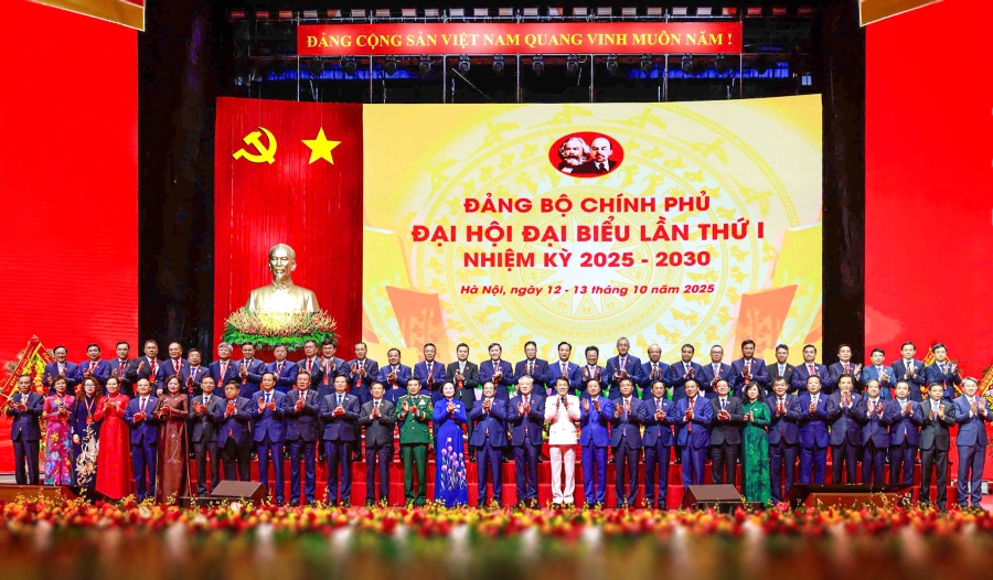 Ban Chấp hành Đảng bộ Chính phủ nhiệm kỳ 2020 - 2025 chụp hình tại Đại hội