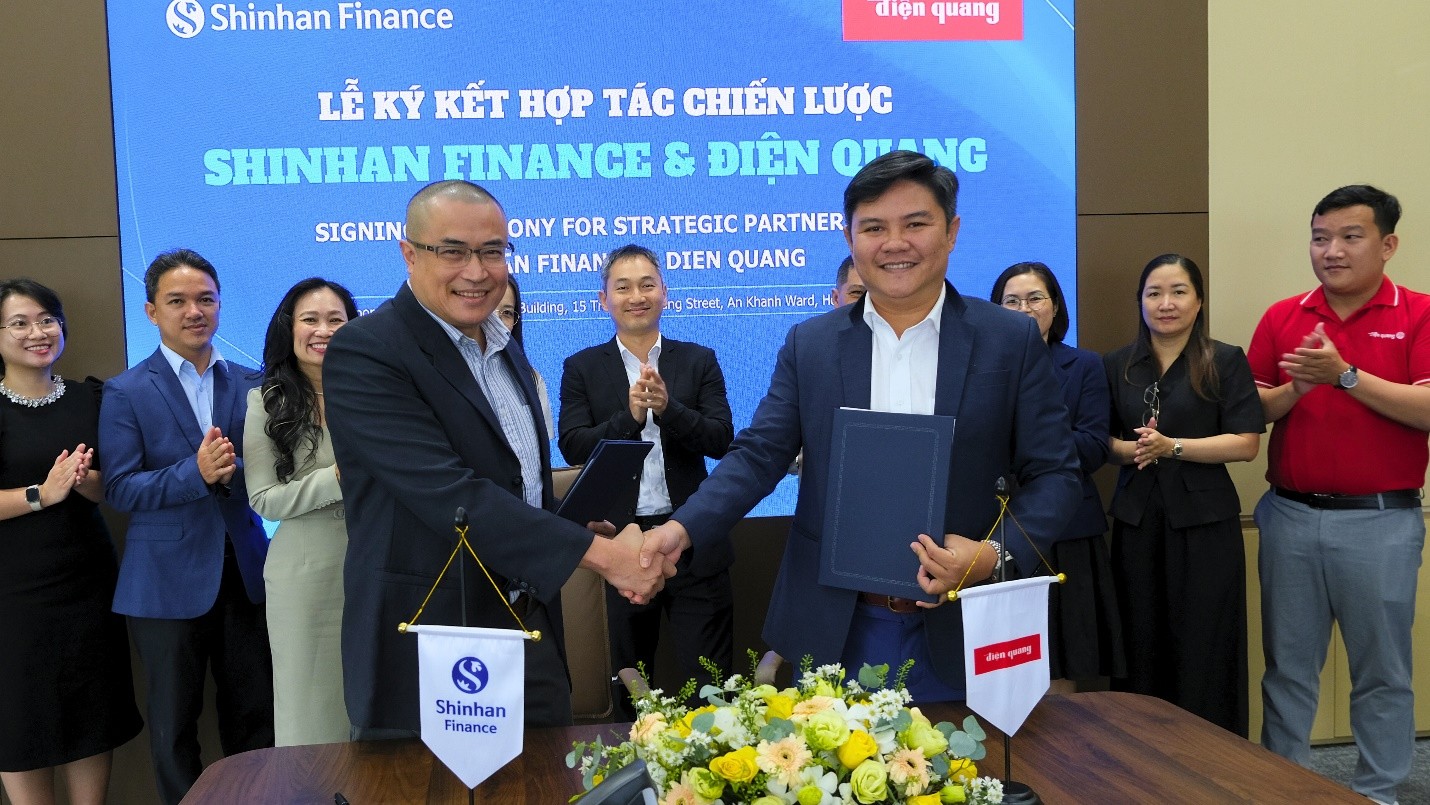 Shinhan Finance hợp tác cùng Điện Quang Solar thúc đẩy tài chính xanh và năng lượng bền vững