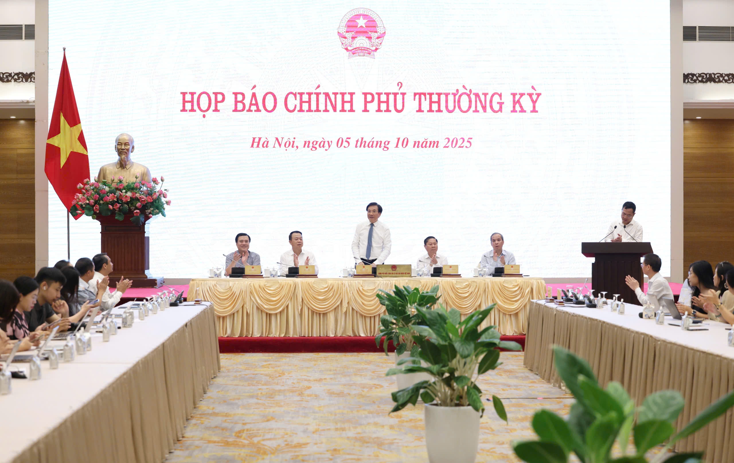 Tín dụng 9 tháng tăng 13,37%, vốn chủ yếu chảy vào sản xuất, kinh doanh