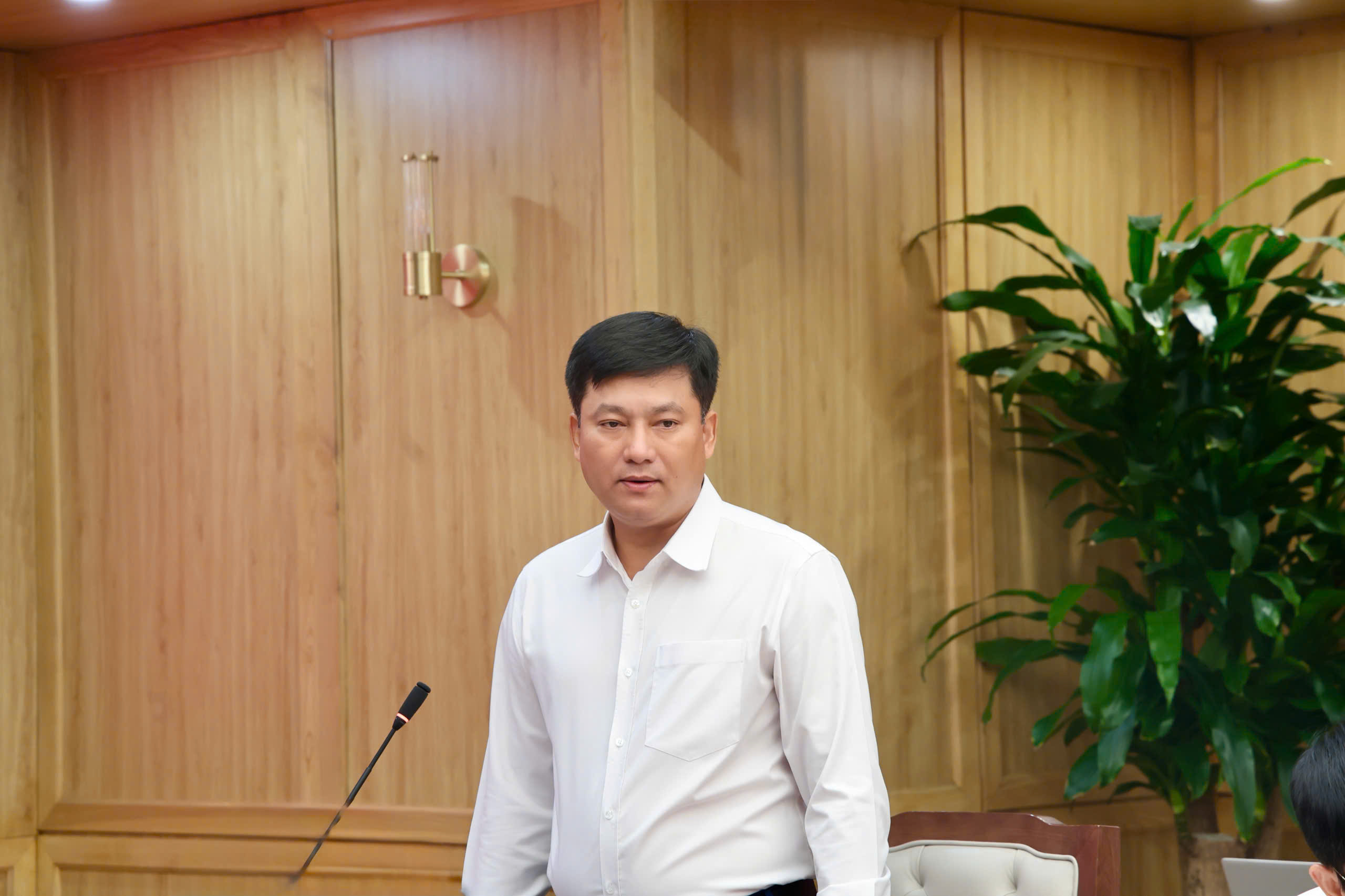 Đồng chí Phạm Toàn Vượng - Phó Bí thư Đảng ủy, Thành viên Hội đồng thành viên, Tổng Giám đốc phát biểu tại Hội nghị