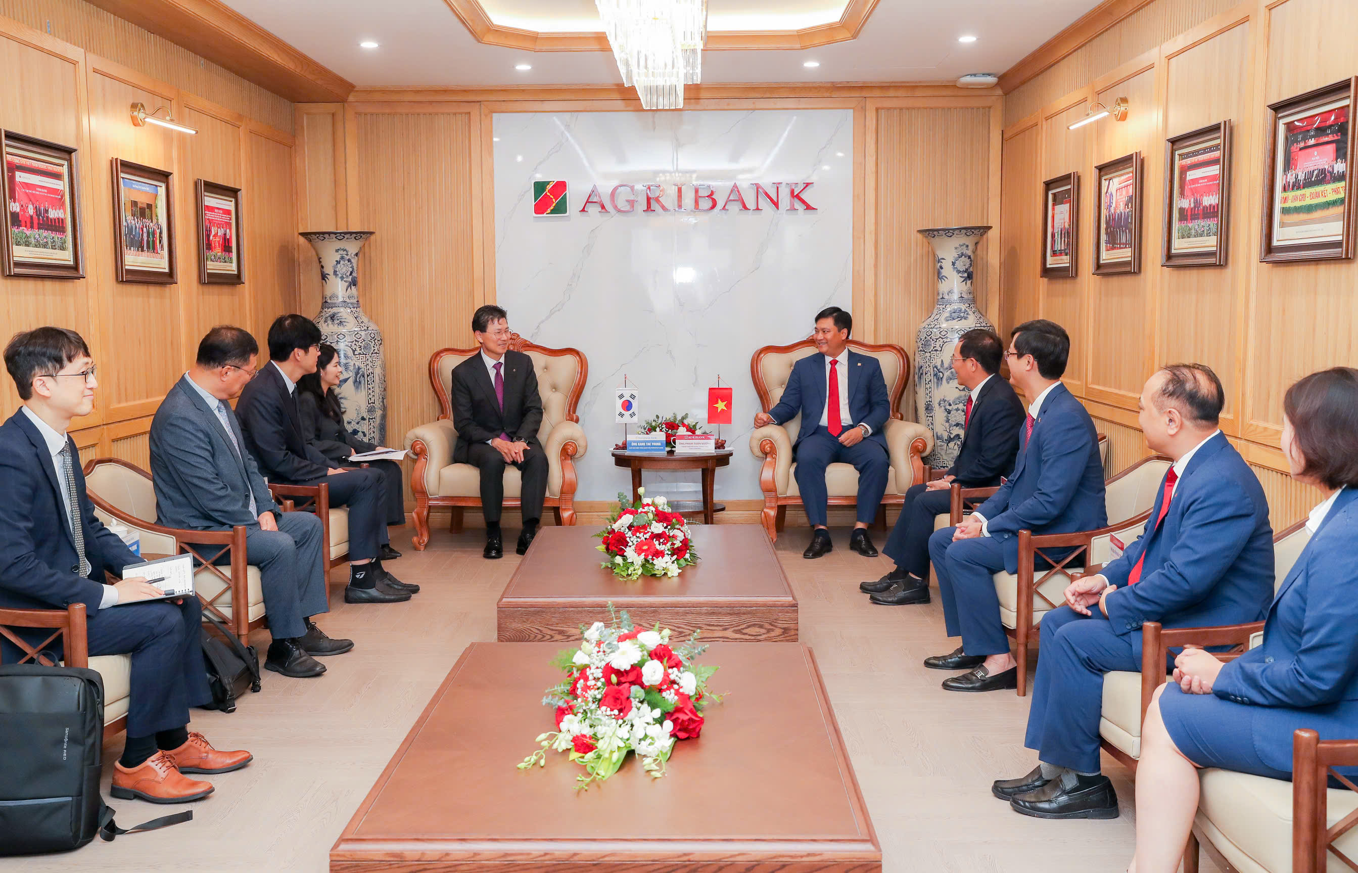 NongHyup Bank tăng cường hợp tác tài chính nông nghiệp và chuyển đổi số hướng tới phát triển bền vững