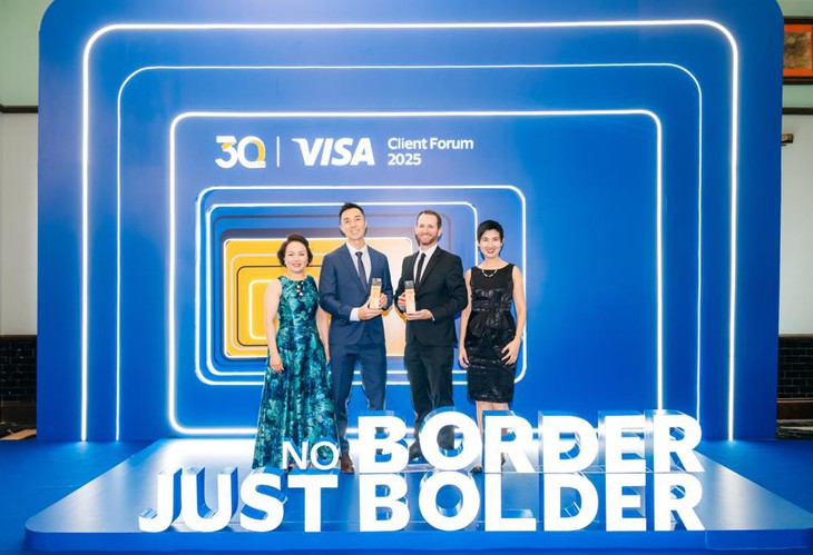 Home Credit Việt Nam nhận hai giải thưởng danh giá từ Visa. Ảnh: Home Credit