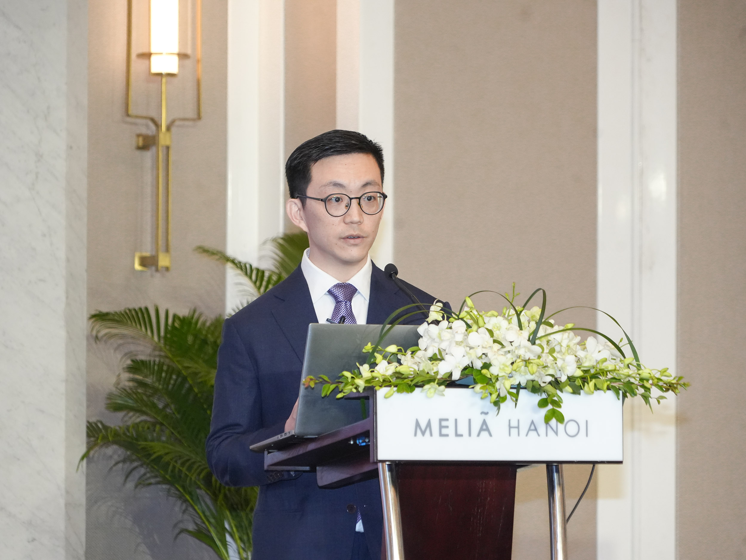 Ông Willie Tanoto, Giám đốc cấp cao Fitch Ratings