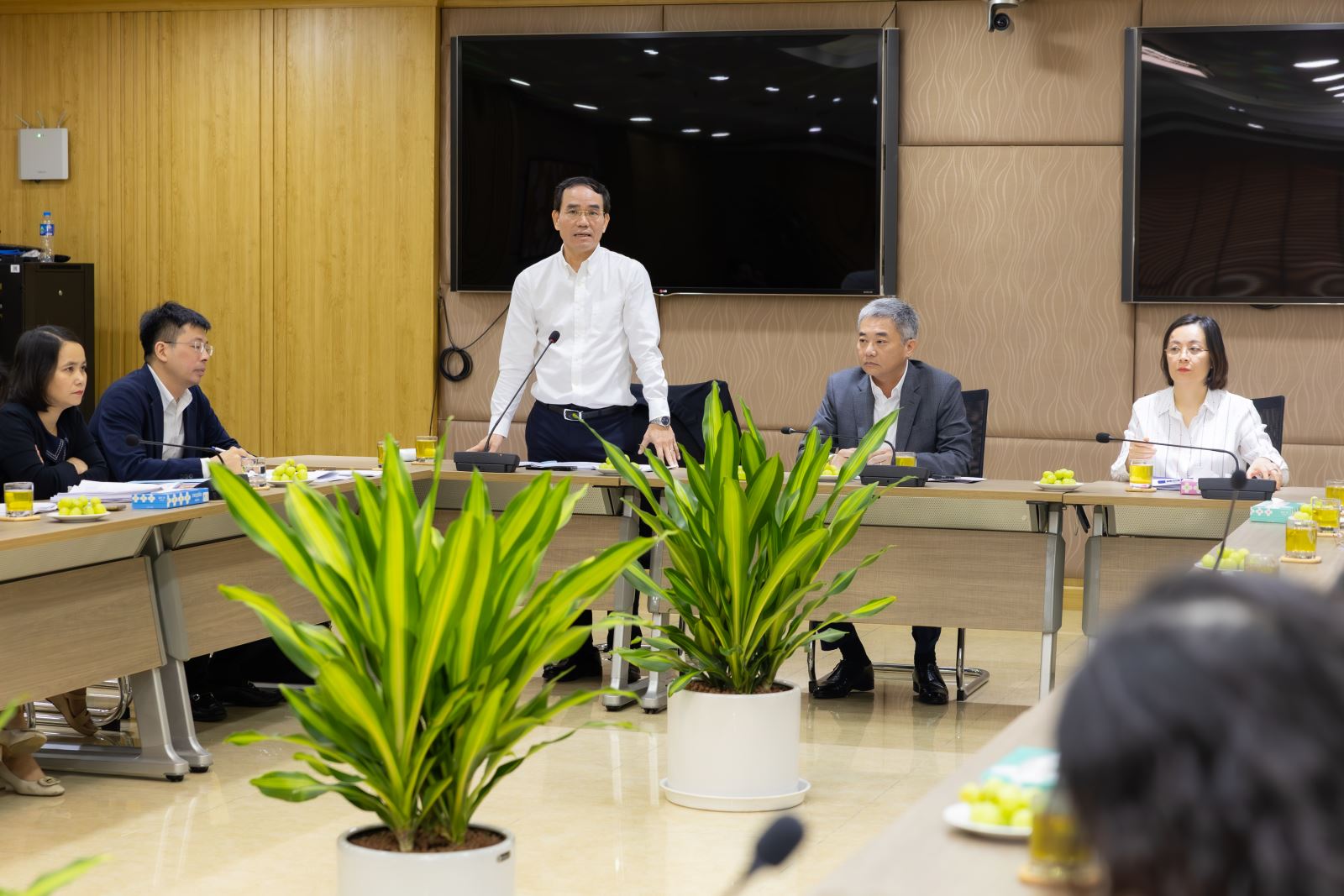 Ông Hoàng Việt Dũng - Phó Cục trưởng Cục An toàn hệ thống các Tổ chức tín dụng NHNN phát biểu tại buổi làm việc