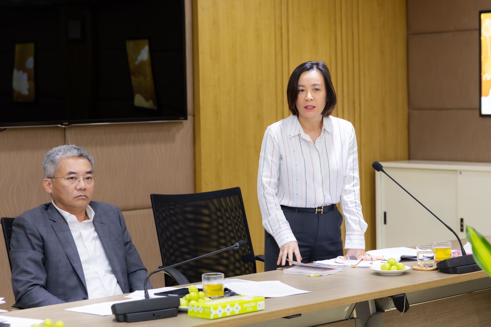 Bà Phạm Thị Hồng Minh - Tổng Giám đốc Co-opBank chia sẻ ý kiến góp ý trong việc hoàn thiện khung pháp lý điều chỉnh hoạt động của hệ thống hợp tác tín dụng