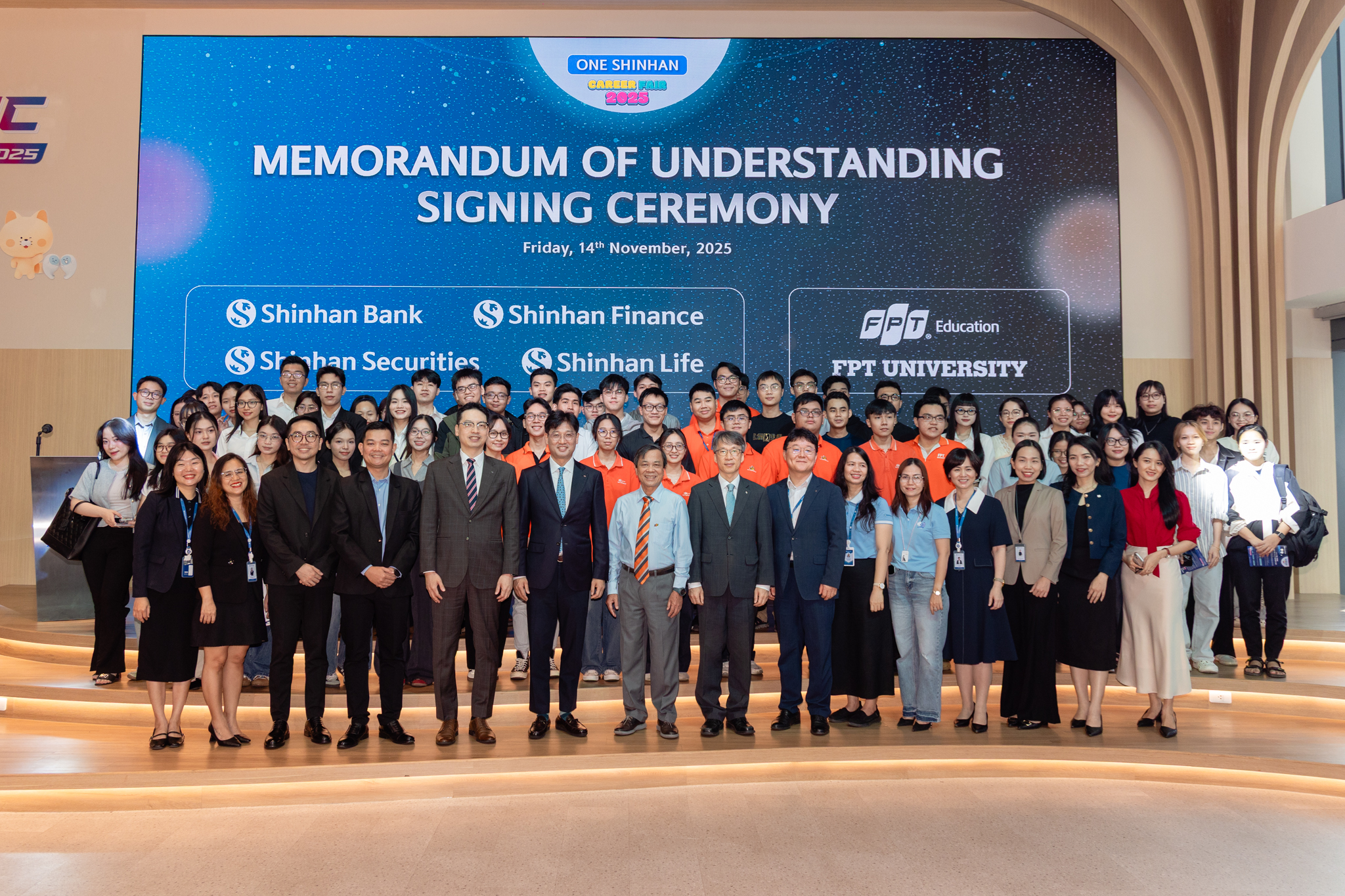 The MOU signing ceremony between FPT University and the companies within the Shinhan Financial Ecosystem in Vietnam aims to strengthen the connection between education and real-world career practices, creating greater opportunities for students’ future development and practical experience.