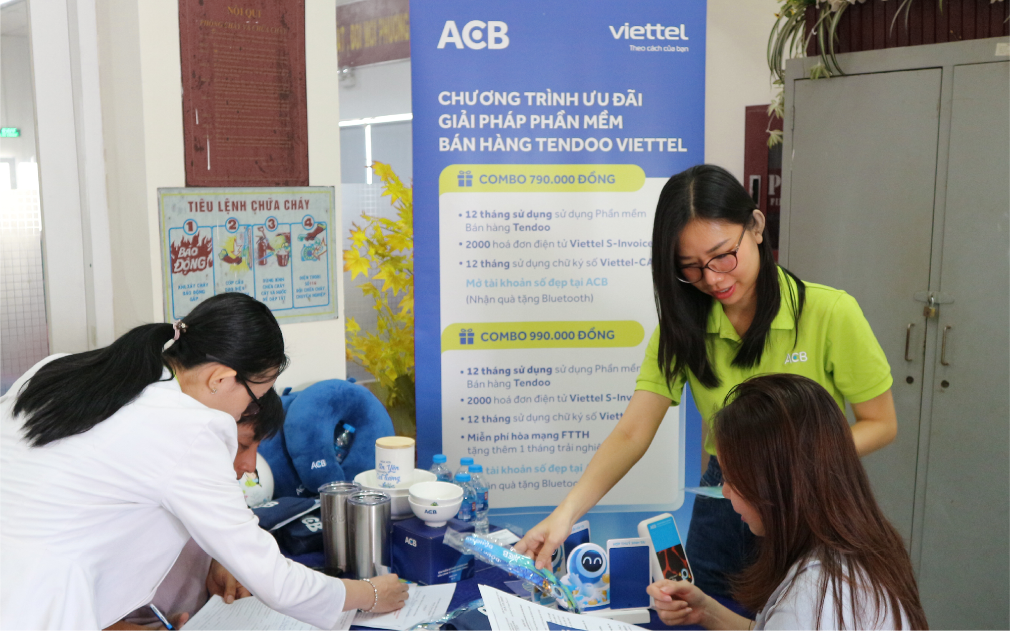 ACB: Xuống từng cơ sở, hỗ trợ hộ kinh doanh 60 ngày cao điểm chuyển đổi từ thuế khoán sang kê khai