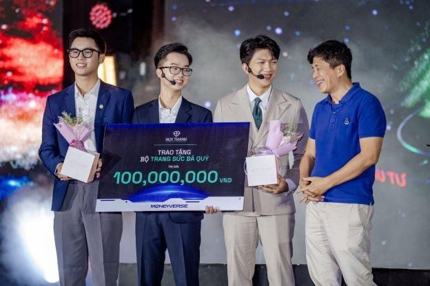 Top 3 Vũ trụ Đồng tiền 2024 đã chiến thắng Top 3 Vũ trụ đồng tiền 2025 bằng sự điềm tĩnh và tri thức cùng kinh nghiệm vượt trội