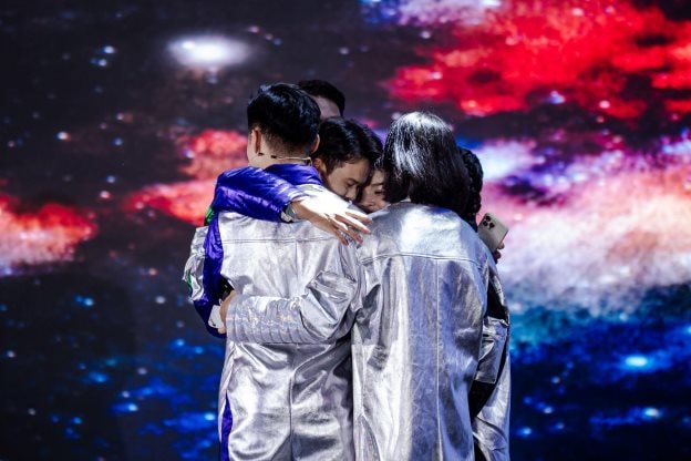 Thí sinh đầu tiên dừng lại ở Top 6 là Đậu Xuân Huấn (UEF), để lại nhiều tiếc nuối với khán giả