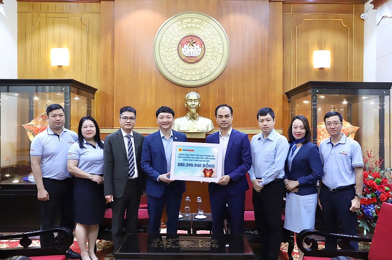 Vietbank ủng hộ đồng bào khắc phục thiệt hại sau bão