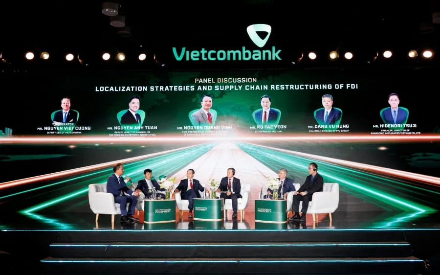 Phiên tọa đàm “Cơ hội nội địa hóa và tái cấu trúc chuỗi cung ứng” với sự tham gia của đại diện Bộ, ngành và hiệp hội doanh nghiệp nước ngoài.