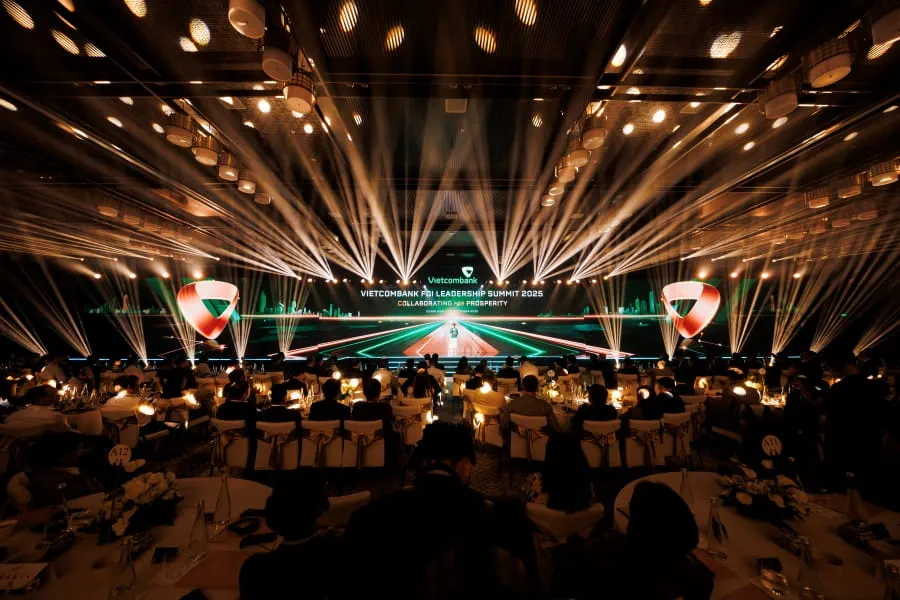 Toàn cảnh Hội thảo Vietcombank FDI Leadership Summit 2025 tại Quảng Ninh, thu hút gần 200 lãnh đạo doanh nghiệp FDI và tổ chức quốc tế.