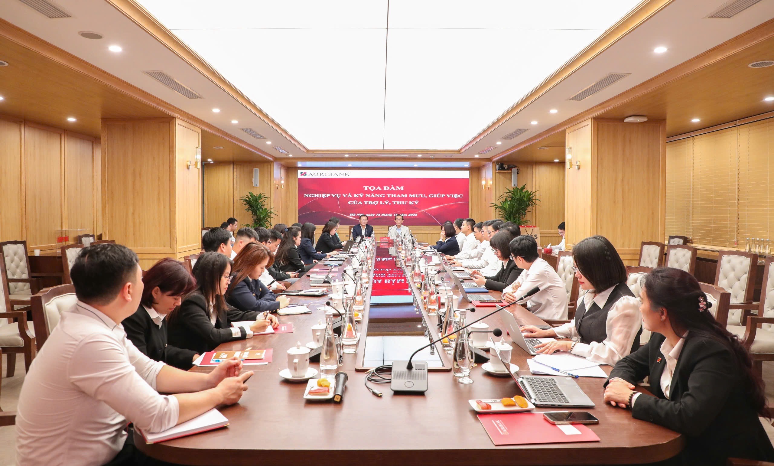 Agribank tổ chức Tọa đàm “Nghiệp vụ và kỹ năng tham mưu, giúp việc của Trợ lý - Thư ký”