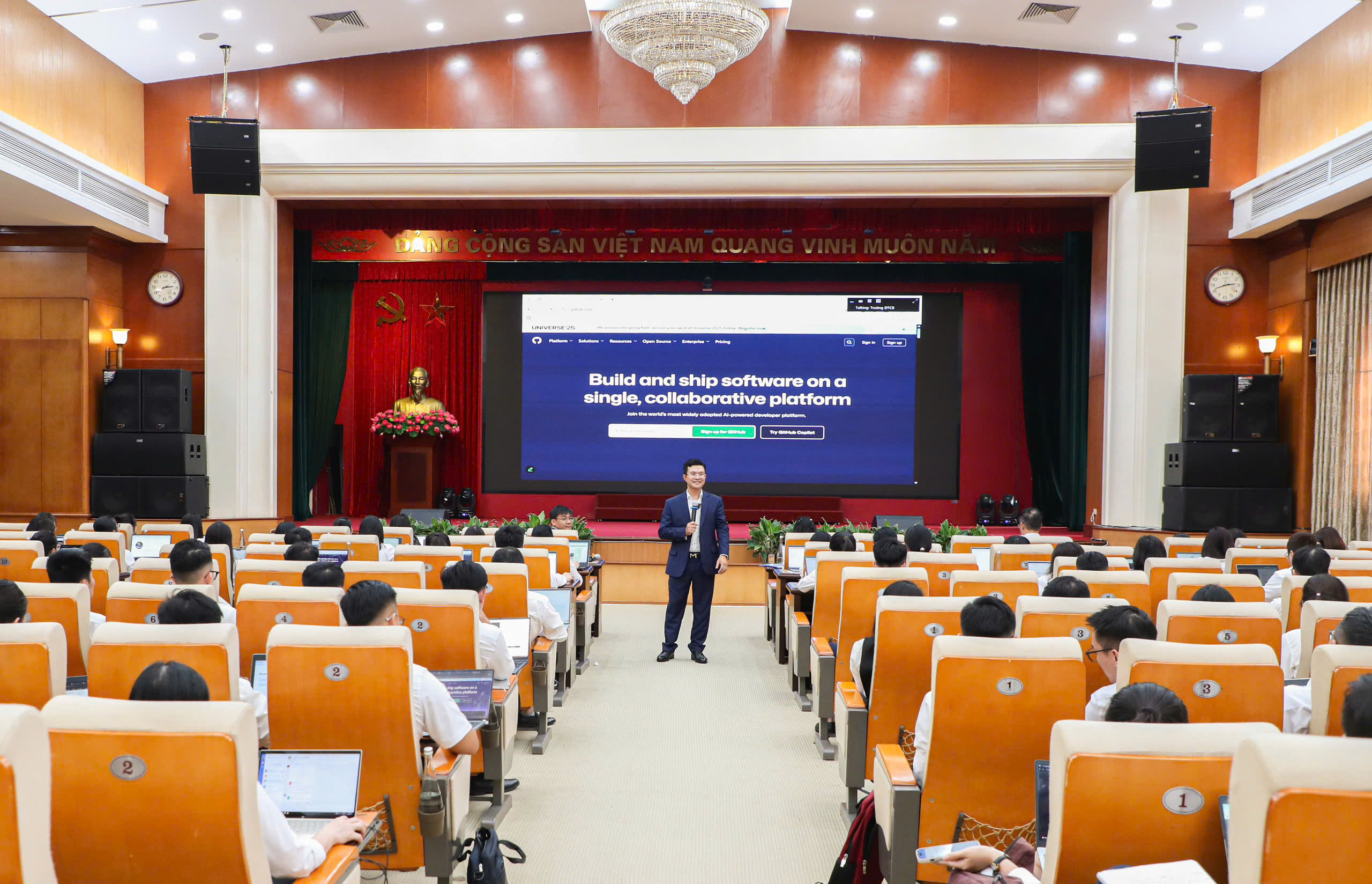 Công tác đào tạo được xác định là trụ cột chiến lược trong việc phát triển nguồn nhân lực của Agribank