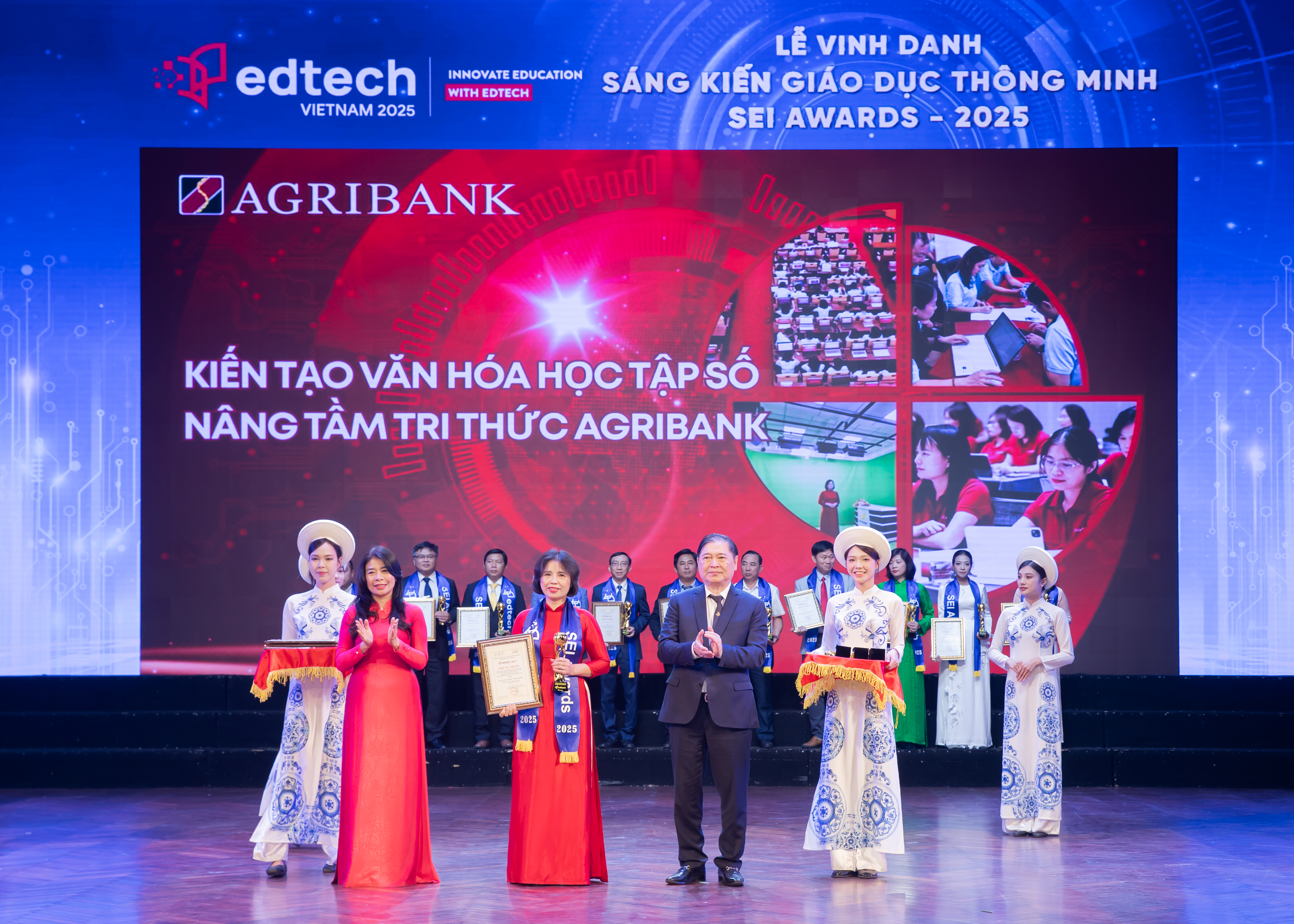 Trường Đào tạo cán bộ Agribank vinh dự nhận giải Môi trường giáo dục của năm Lễ vinh danh Sáng kiến Giáo dục Thông minh - SEI Awards năm 2025