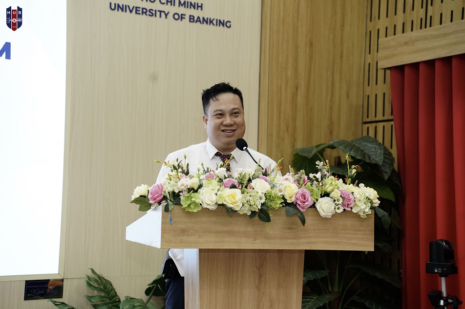 GS.TS Nguyễn Đức Trung - Hiệu trưởng - Phó Bí thư Đảng uỷ - Phó Chủ tịch Hội đồng phát biểu