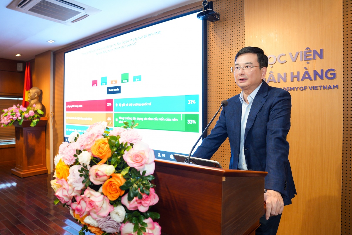 Phó Thống đốc NHNN Phạm Thanh Hà dự, giảng dạy và trao đổi với các học viên tại lớp bồi dưỡng