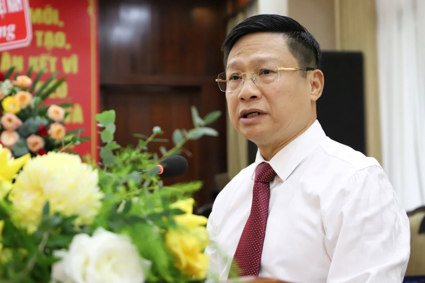 Thống đốc Nguyễn Thị Hồng, lãnh đạo Thành ủy, UBND Thành phố Hồ Chí Minh và lãnh đạo NHNN Chi nhánh Khu vực 2 nhấn nút khai trương triển lãm