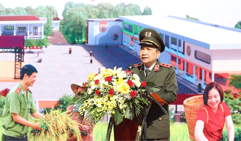 Trung tướng Nguyễn Sỹ Quang - Cục trưởng Cục An ninh kinh tế, Bộ Công an phát biểu tại buổi lễ