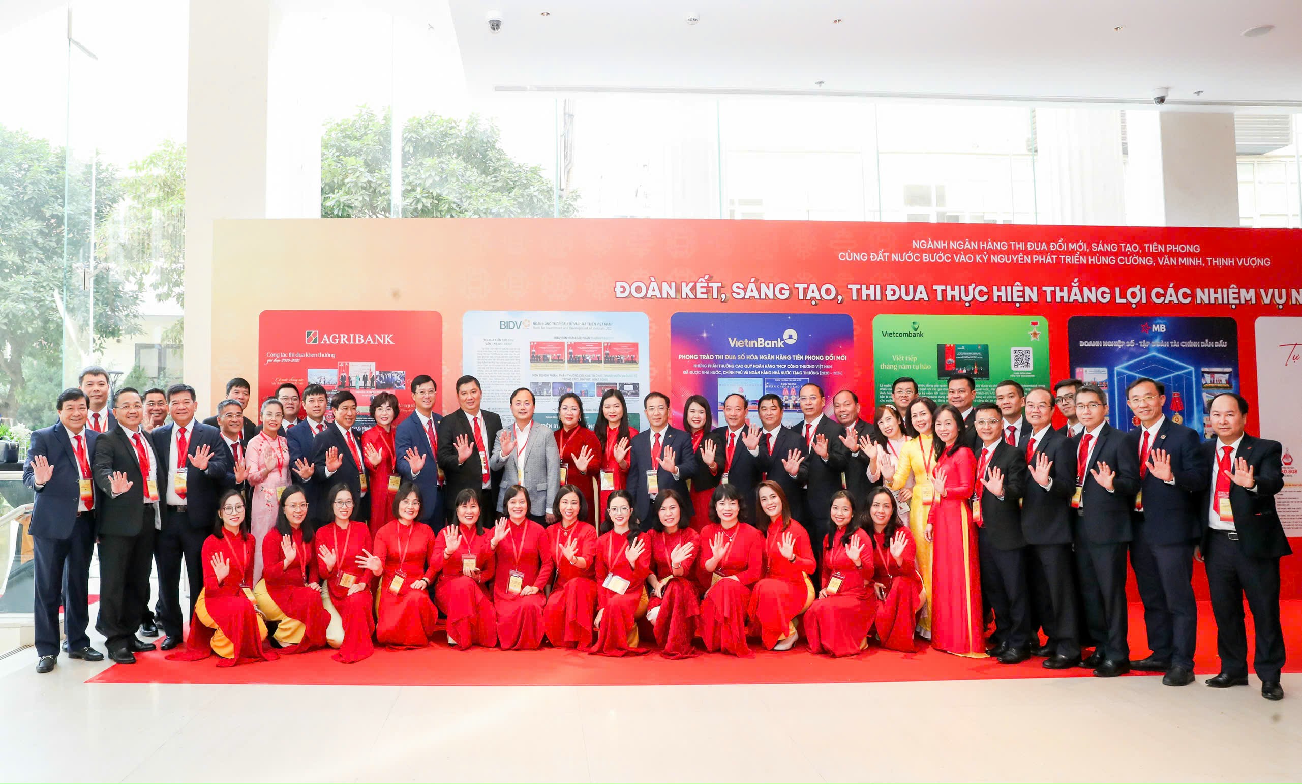 Đoàn đại biểu Agribank tham dự Đại hội thi đua yêu nước ngành Ngân hàng lần thứ IX