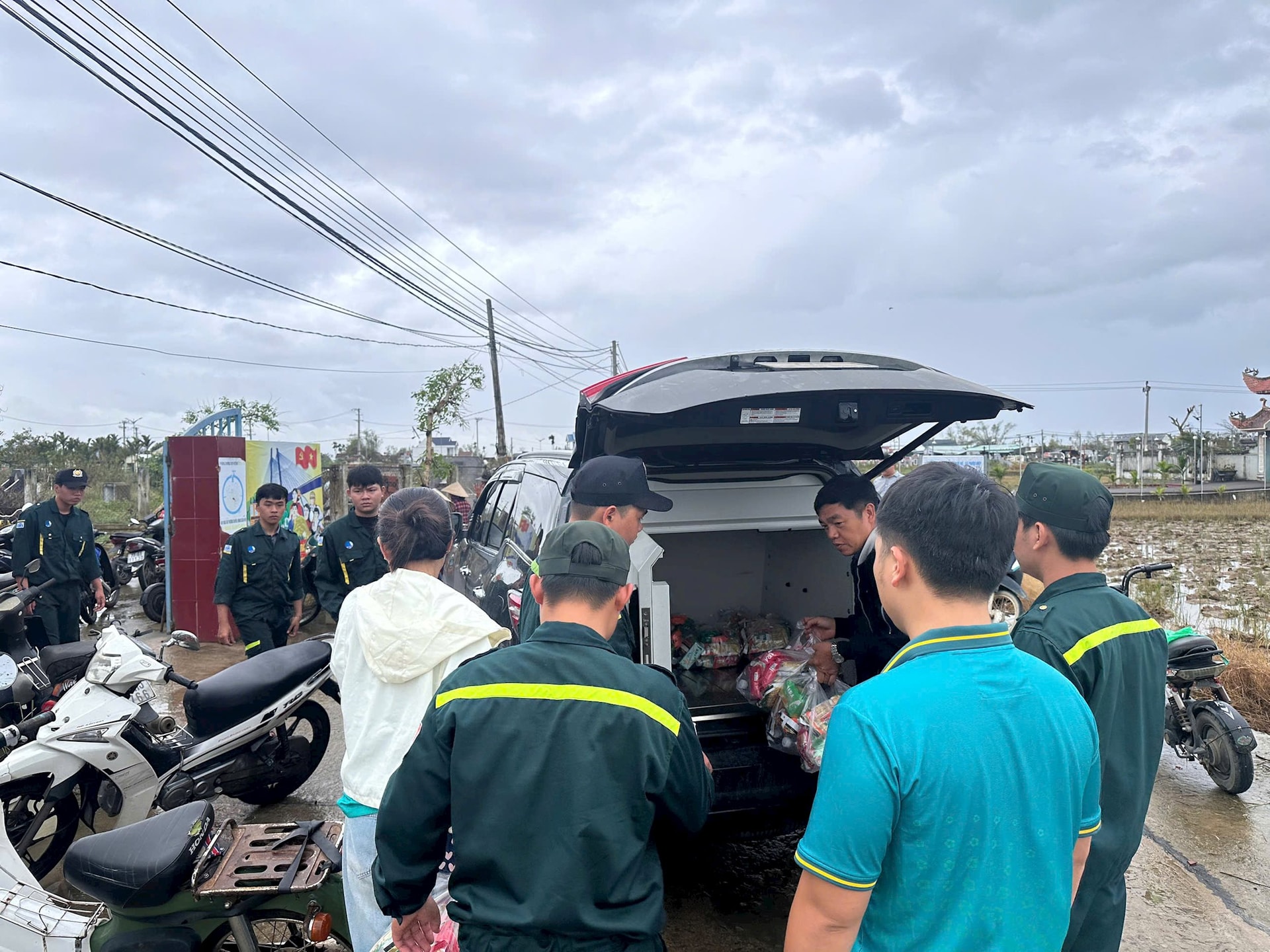 BIDV chung tay sẻ chia cùng đồng bào vùng bão lũ miền Trung