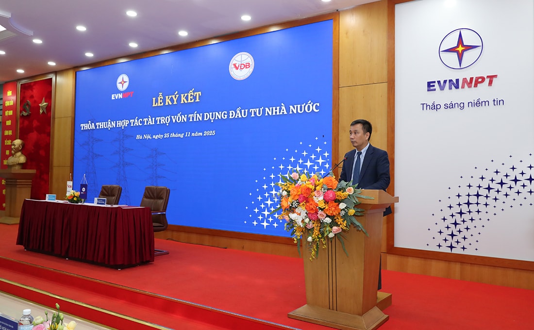 Chủ tịch HĐTV EVNNPT Nguyễn Tuấn Tùng phát biểu tại buổi lễ