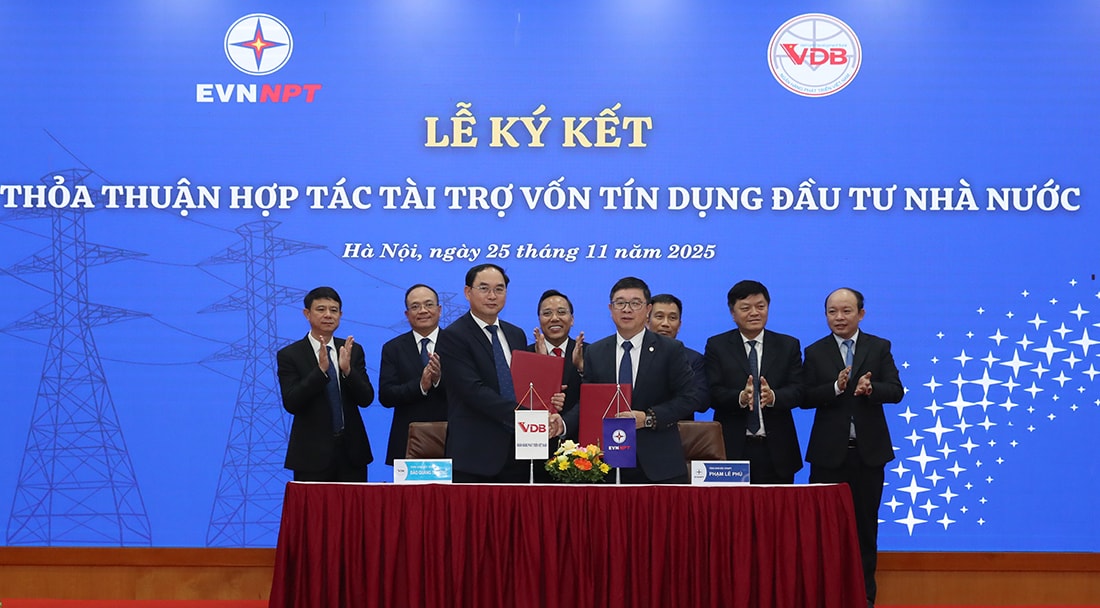 EVNNPT ký thỏa thuận hợp tác tài trợ vốn tín dụng đầu tư của Nhà nước với Ngân hàng Phát triển Việt Nam