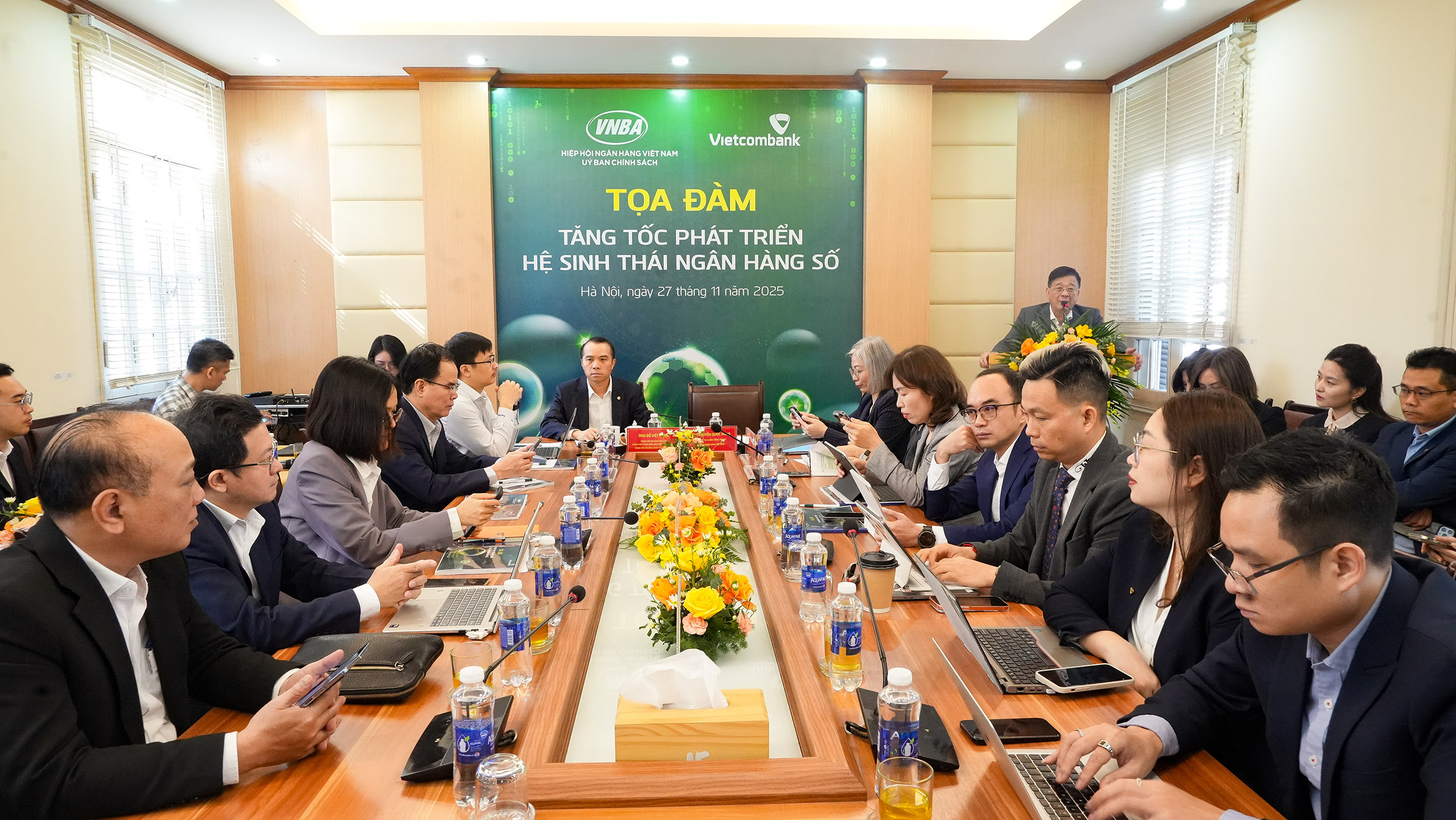 Quang cảnh tạo đàm