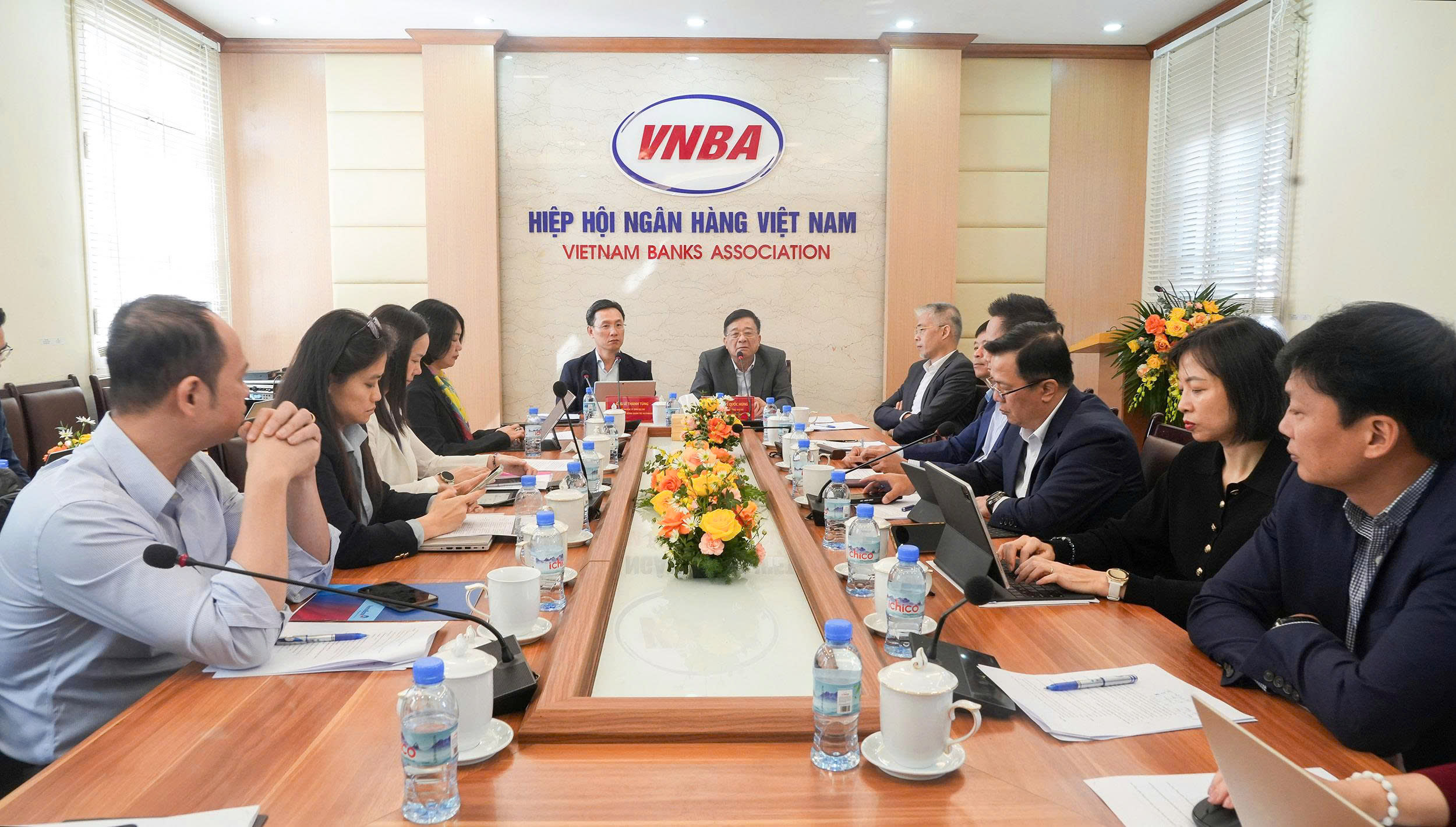 Quang cảnh cuộc họp