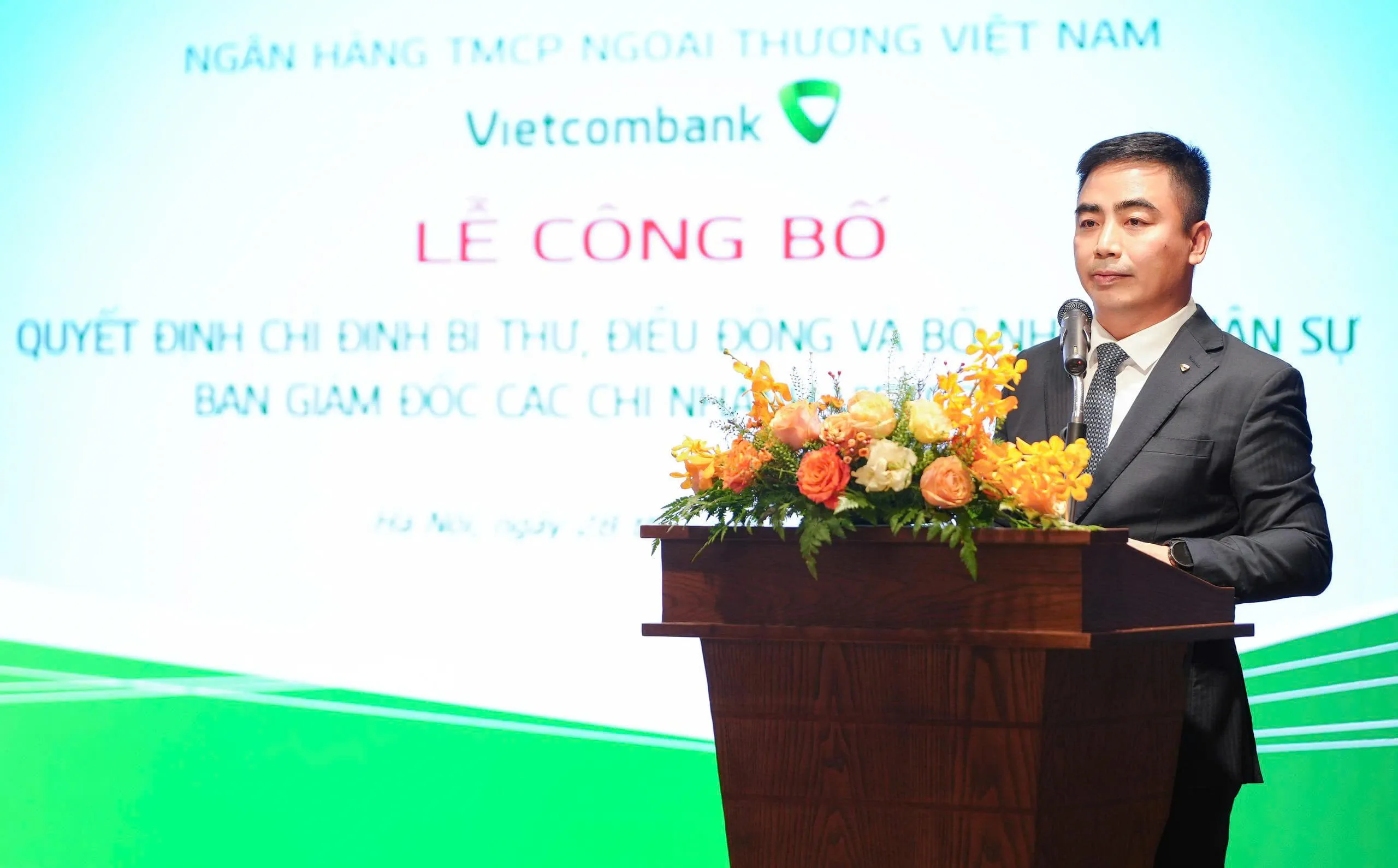 Thay mặt các nhân sự thuộc các chi nhánh vừa được chỉ định, điều động, bổ nhiệm, ông Nguyễn Quang Lý - tân Bí thư Chi bộ, Giám đốc Vietcombank Thành Công phát biểu tại buổi lễ