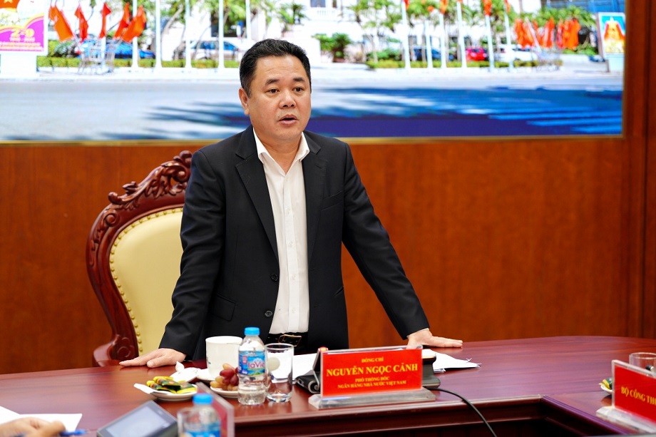 Phó Thống đốc NHNN Nguyễn Ngọc Cảnh phát biểu tại cuộc họp