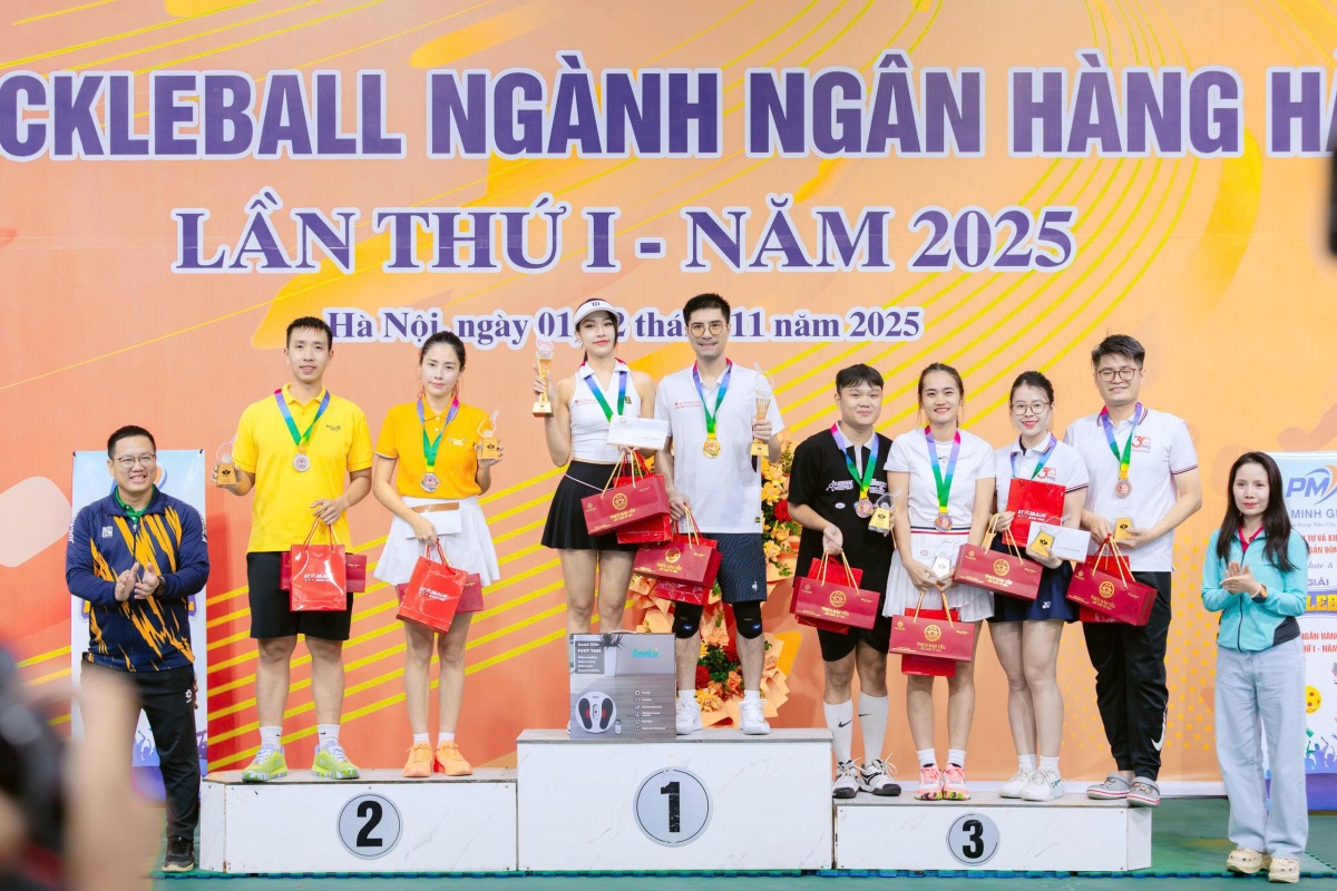 Trao giải nội dung Đôi nam nữ