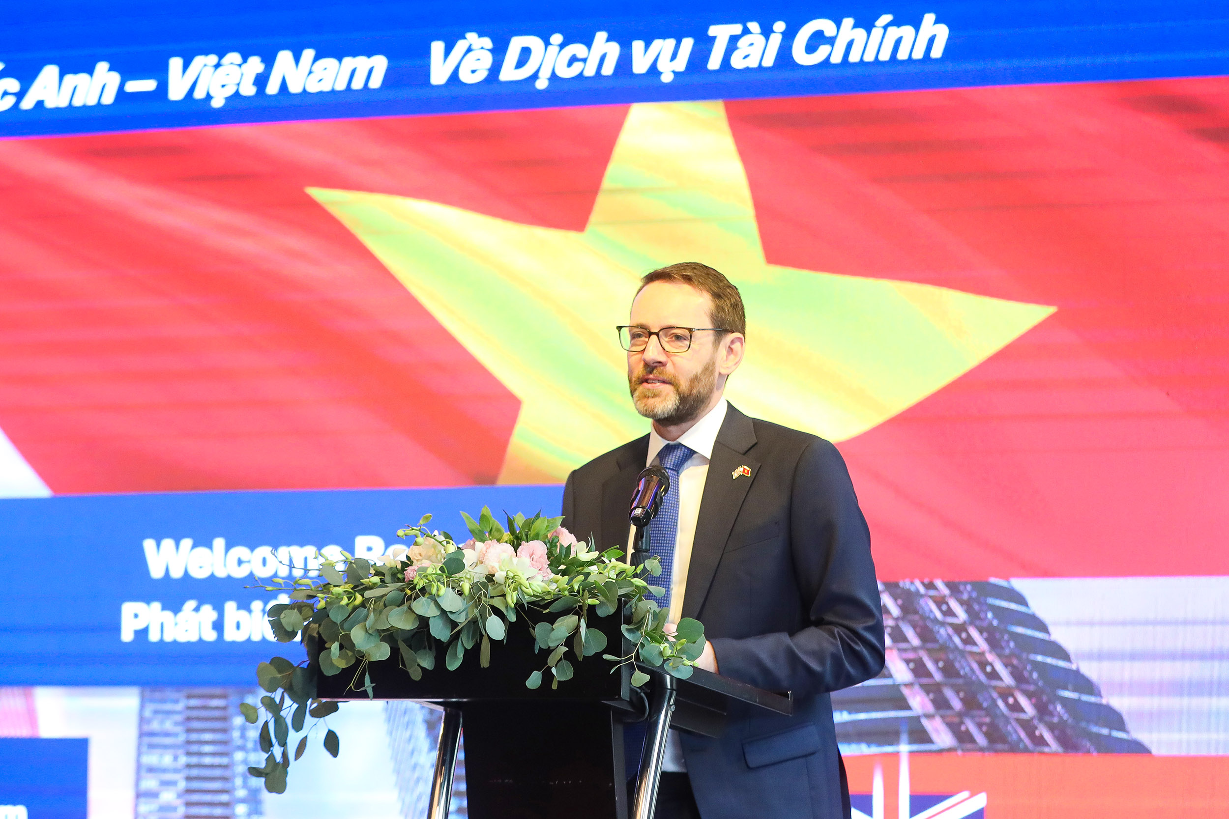 Ngài H.E. Iain Frew - Đại sứ đặc mệnh toàn quyền Vương quốc Anh tại Việt Nam