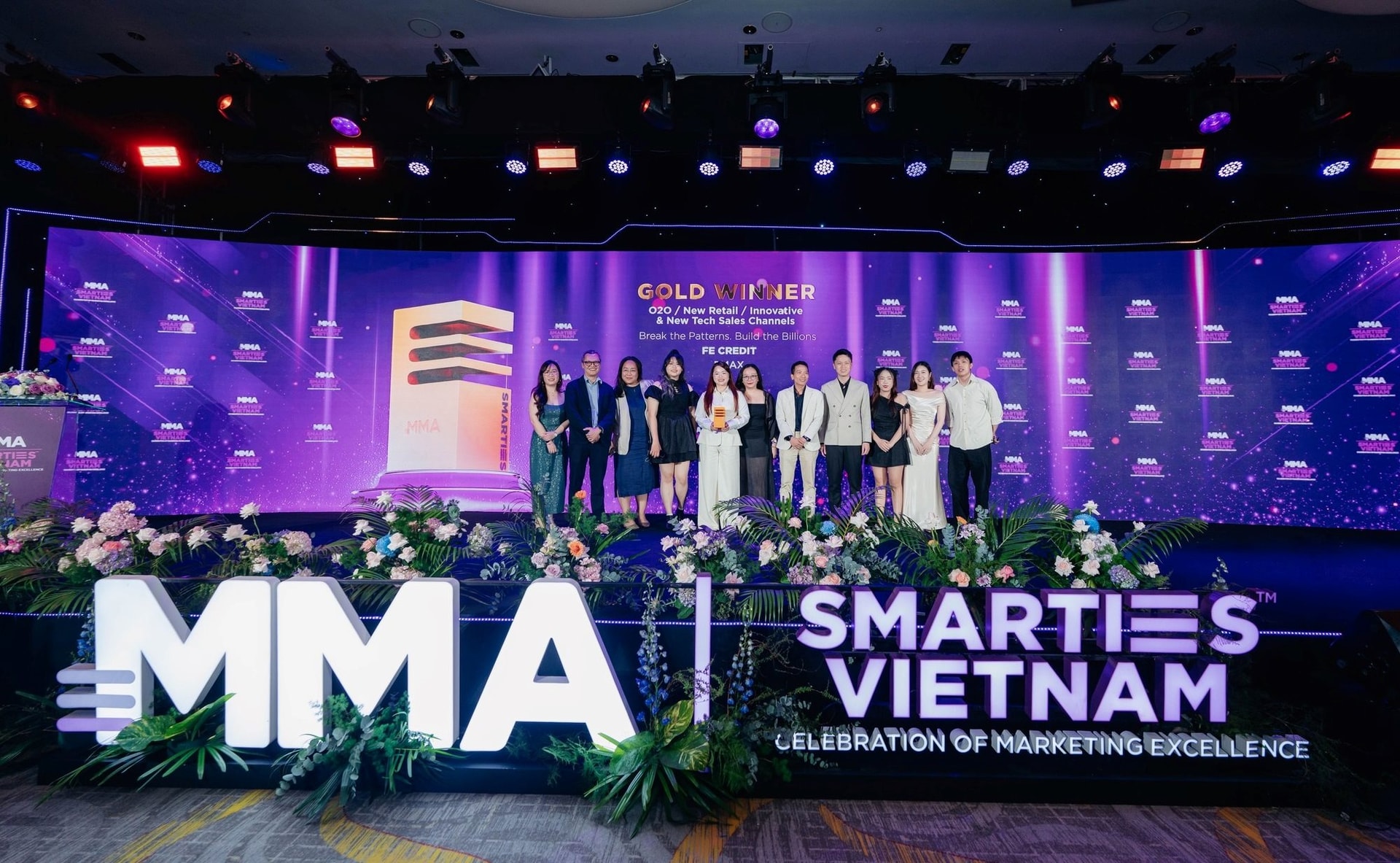 FE CREDIT (công ty tài chính tiêu dùng thuộc hệ sinh thái tài chính Ngân hàng TMCP Việt Nam Thịnh Vượng) nhận Giải Vàng và Giải Đồng. Ảnh: FE CREDIT