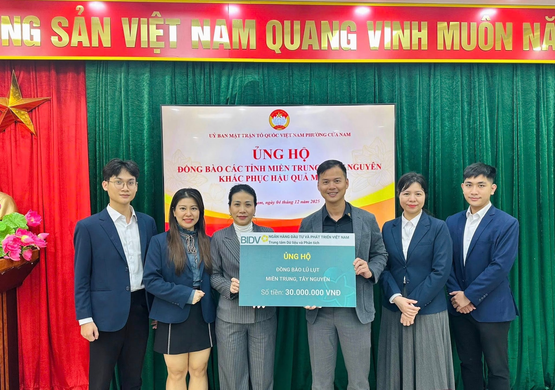 Công đoàn Trung tâm Dữ liệu & Phân tích ủng hộ đồng bào bão lũ miền Trung, Tây Nguyên