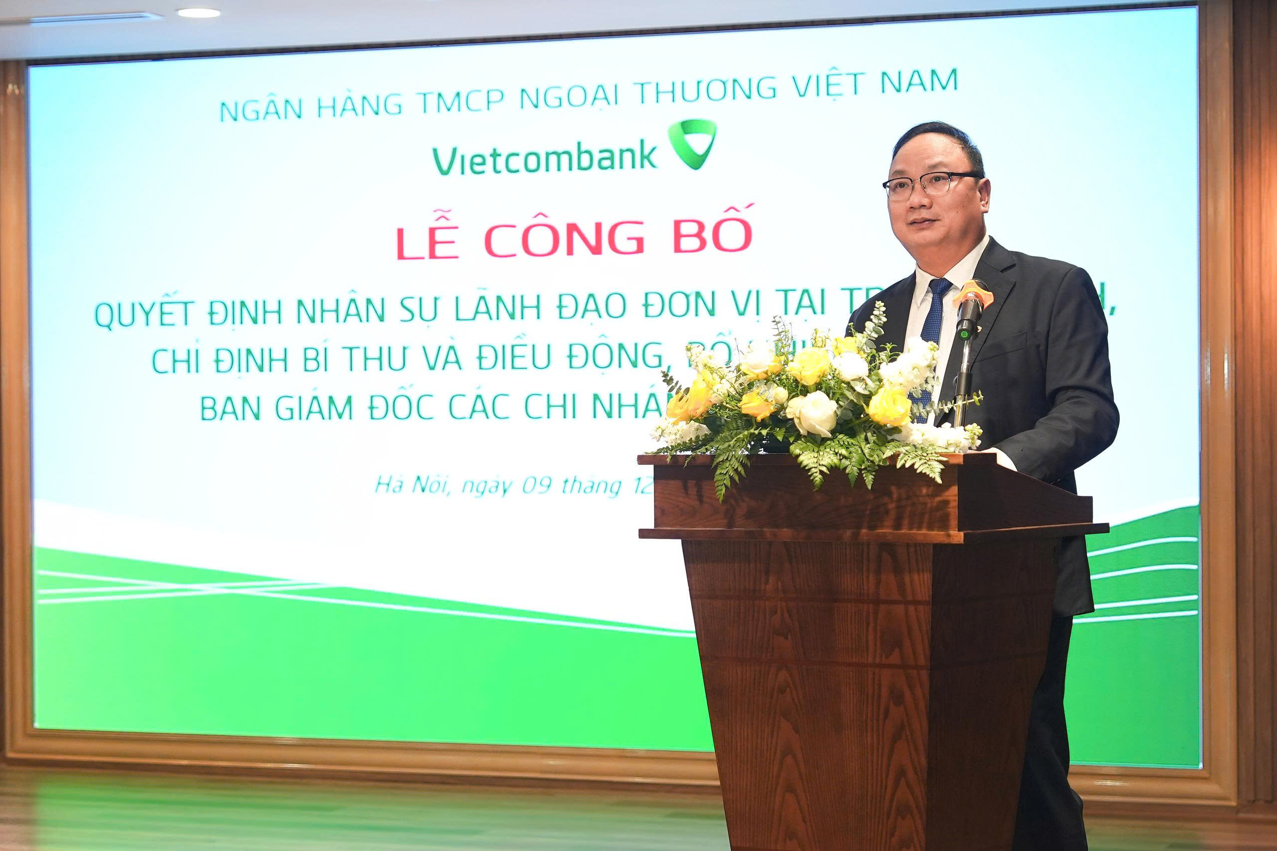 Thay mặt các nhân sự được chỉ định, điều động và bổ nhiệm, ông Thiều Quang Hiệp - tân Bí thư Đảng ủy, Giám đốc Vietcombank Thăng Long phát biểu tại buổi lễ