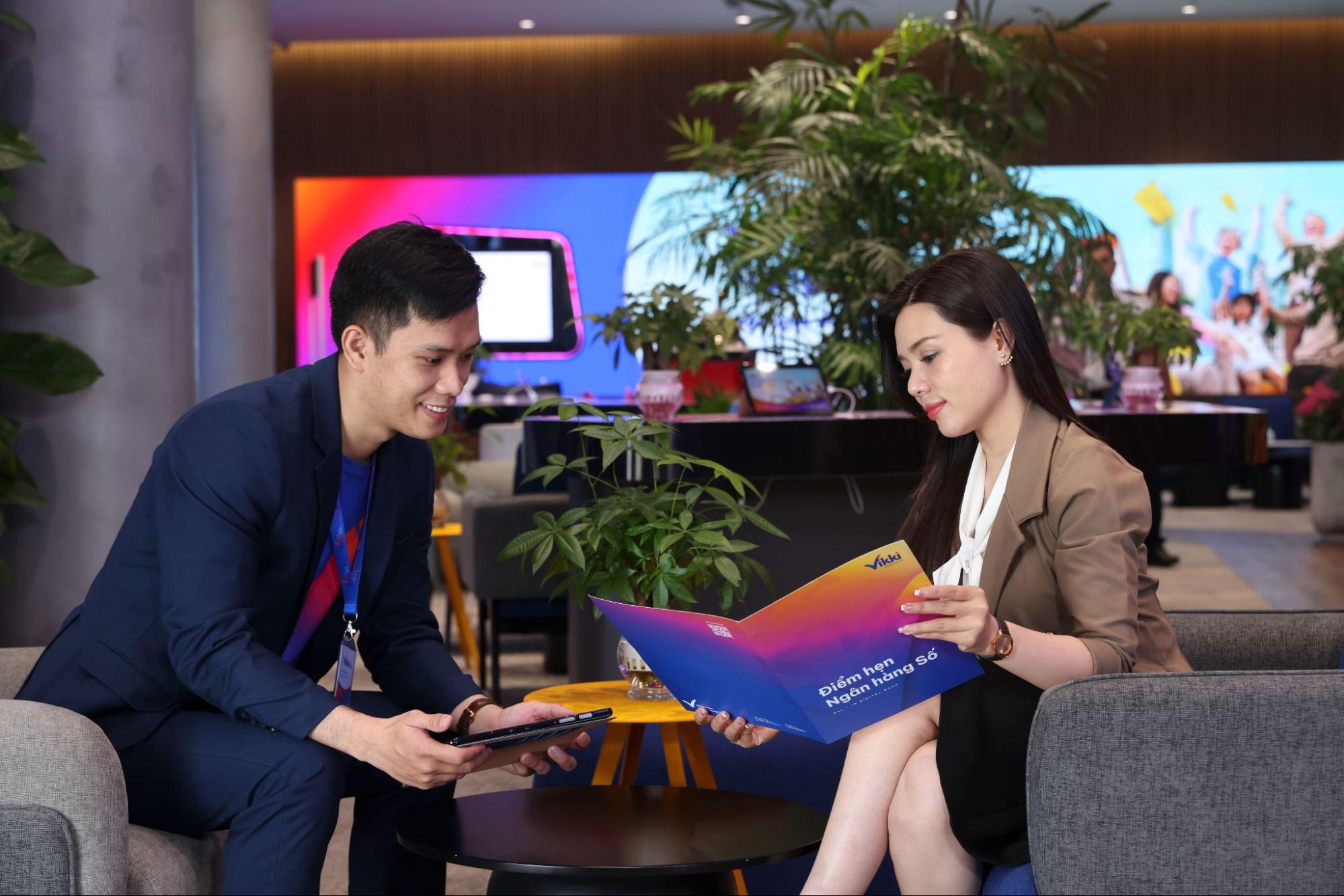 Vikki Bank hỗ trợ tài chính cho bà con vùng lũ