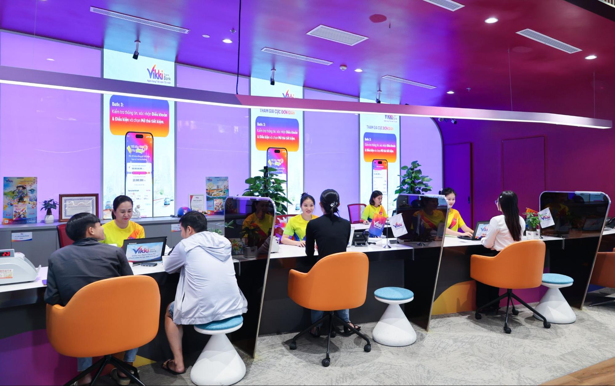 Vikki Bank hỗ trợ tài chính cho bà con vùng lũ