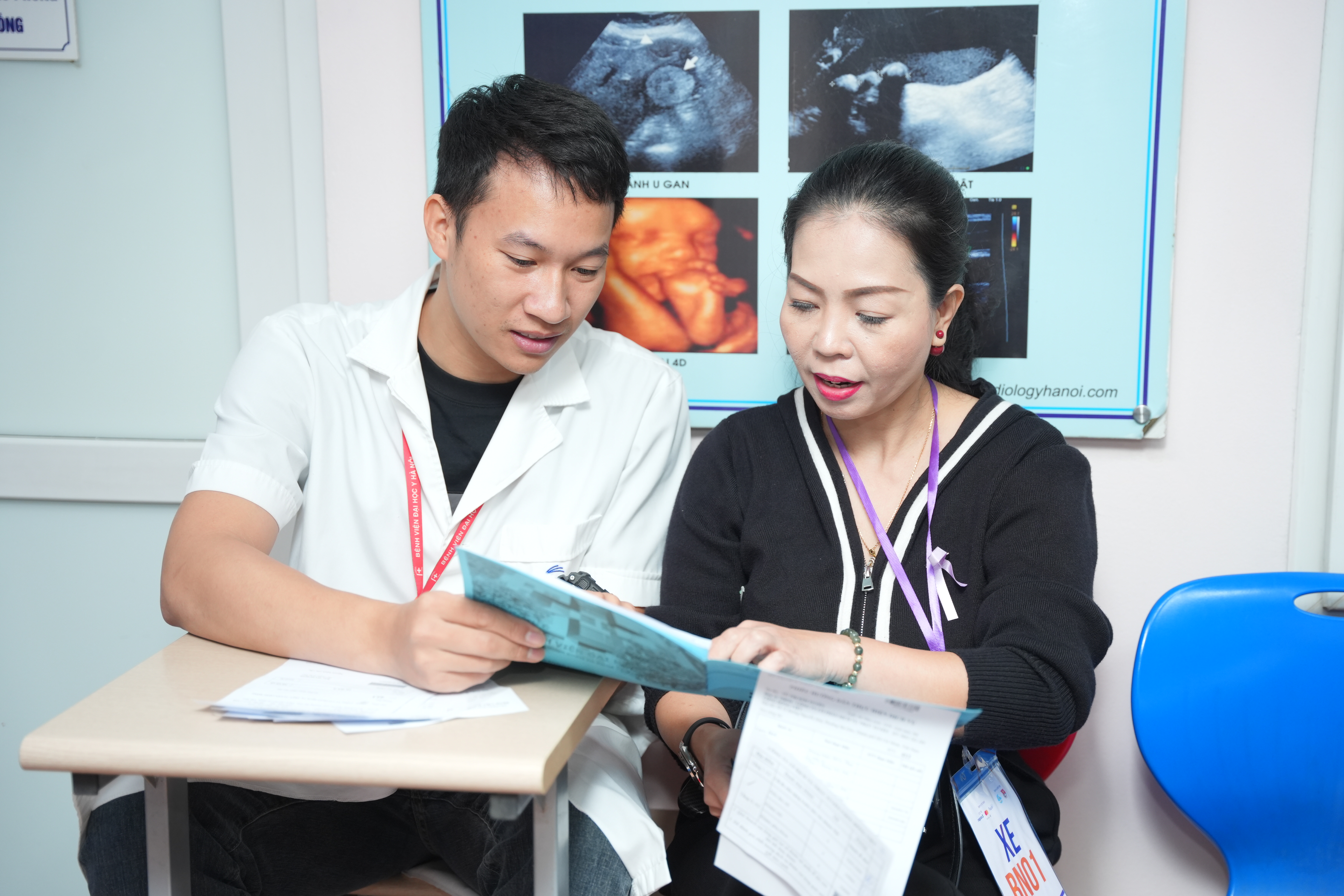 NAPAS, Mastercard, and Payoo donate over 4 billion Vietnamese dong, provide 2,010 free cancer screening packages, and organize “Zero-Dong Stalls” for vulnerable women.