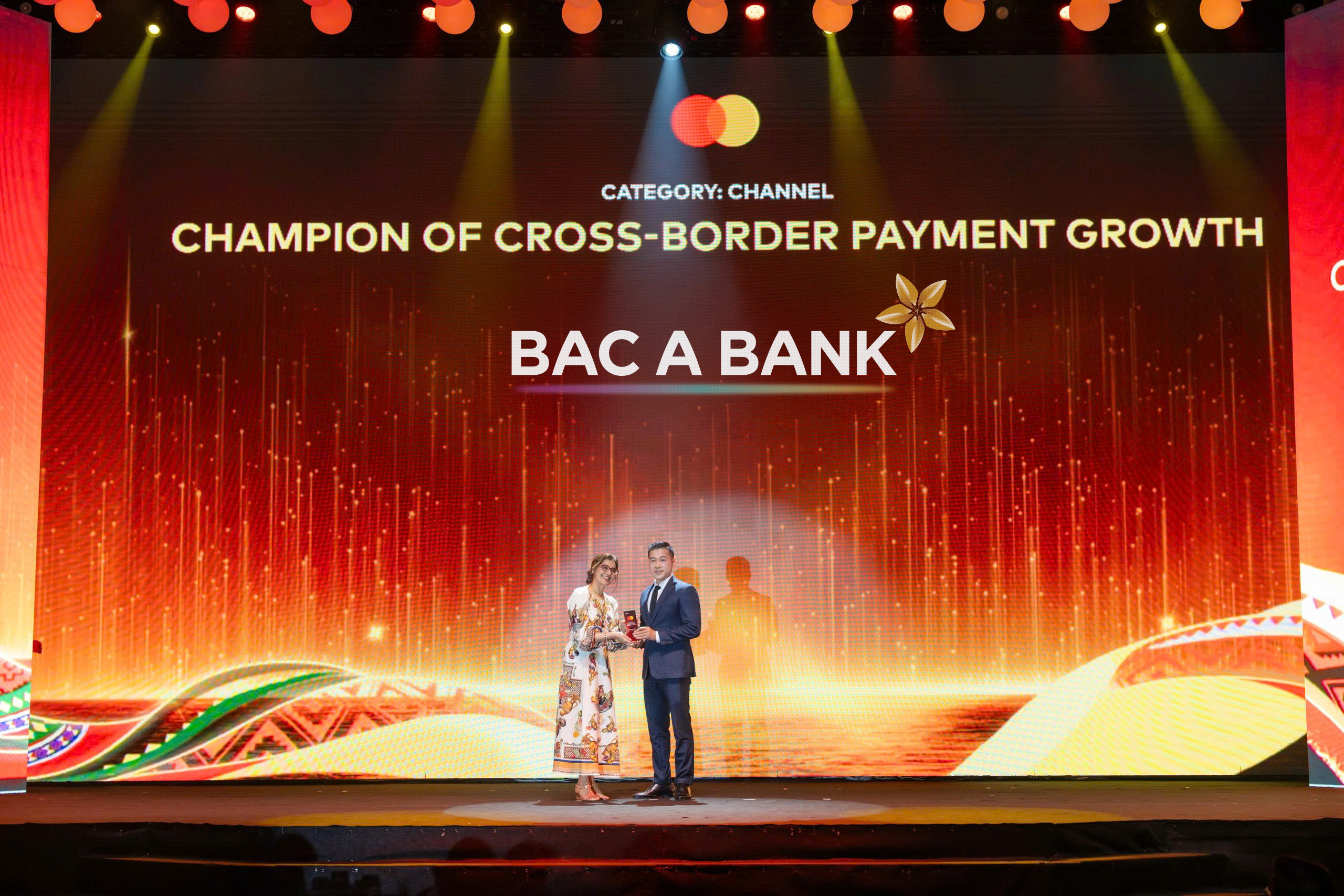 Thẻ tín dụng quốc tế Bac A Bank tăng trưởng ấn tượng, ghi dấu ấn tại sự kiện “Mastercard Customer Forum 2025”